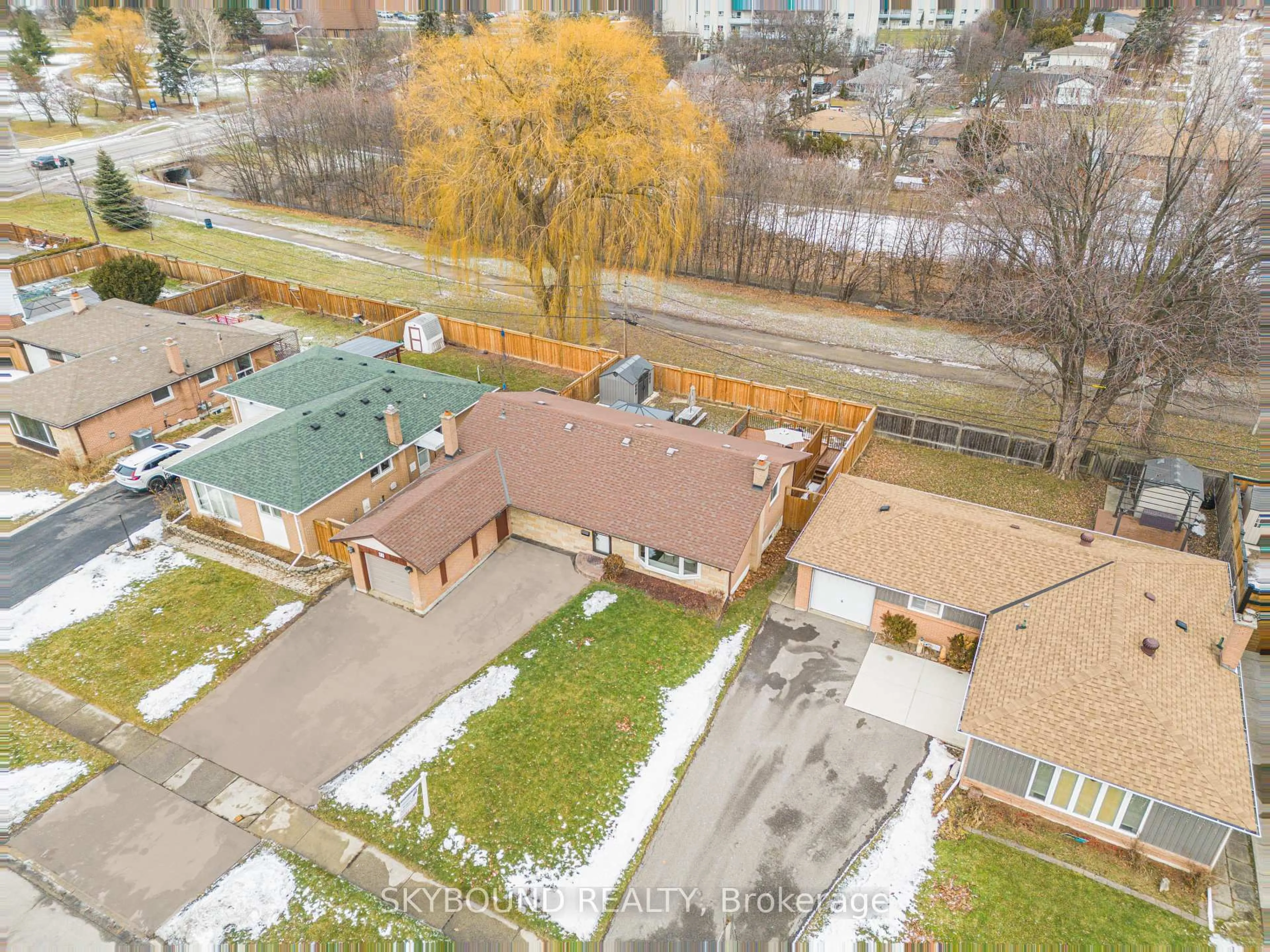 A pic from outside/outdoor area/front of a property/back of a property/a pic from drone, unknown for 11 Addington Cres, Brampton Ontario L6T 2R1