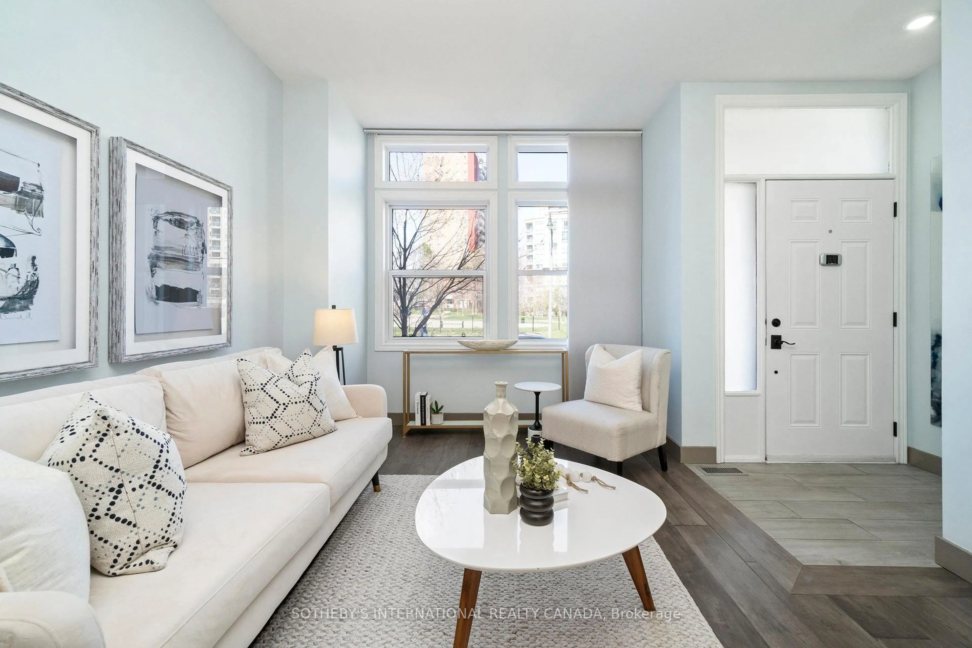 Living room with furniture, unknown for 30 Michael Power Pl, Toronto Ontario M9A 5G9