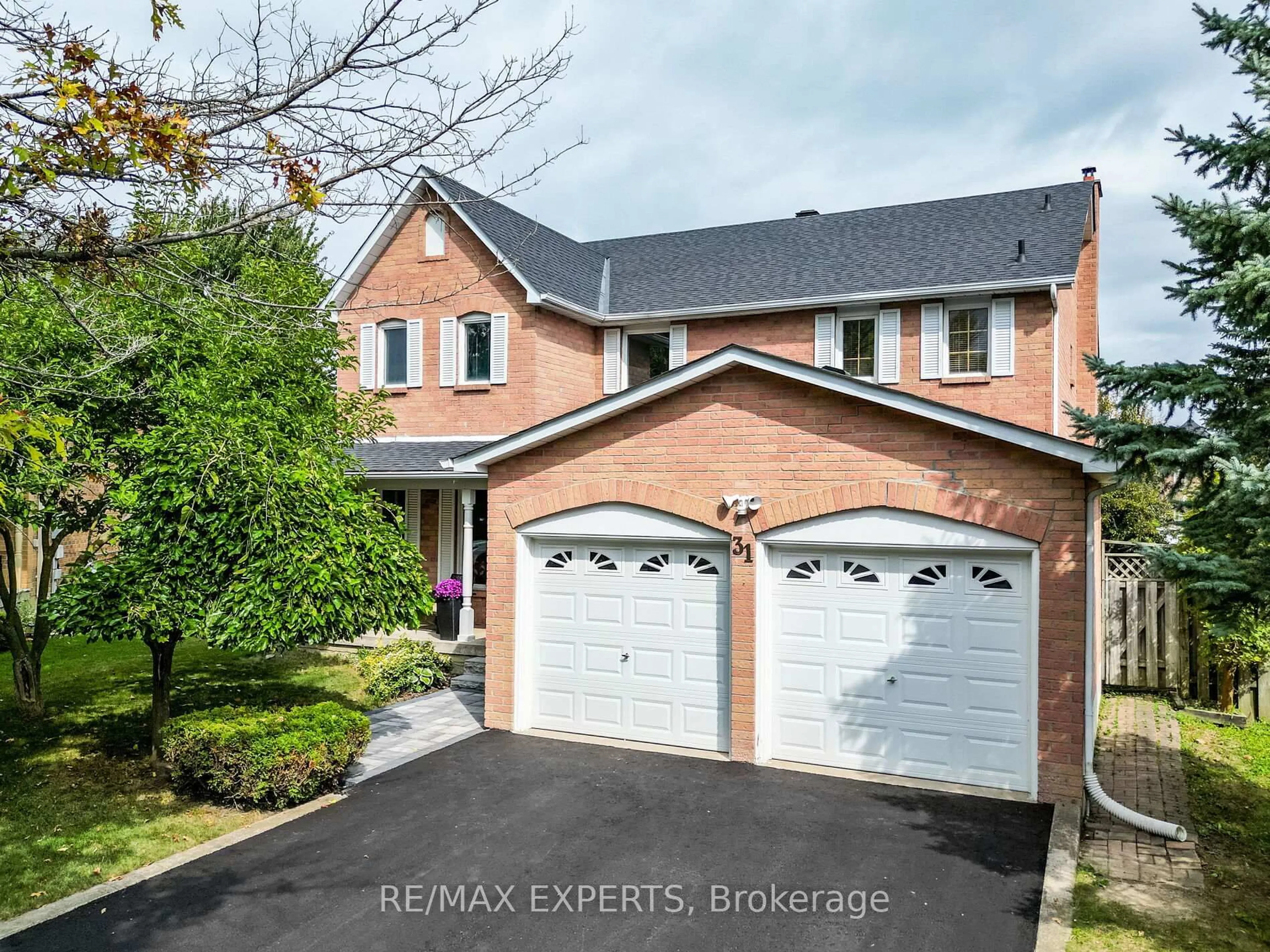 Home with brick exterior material, street for 31 Mccabe Cres, Caledon Ontario L7E 5X1