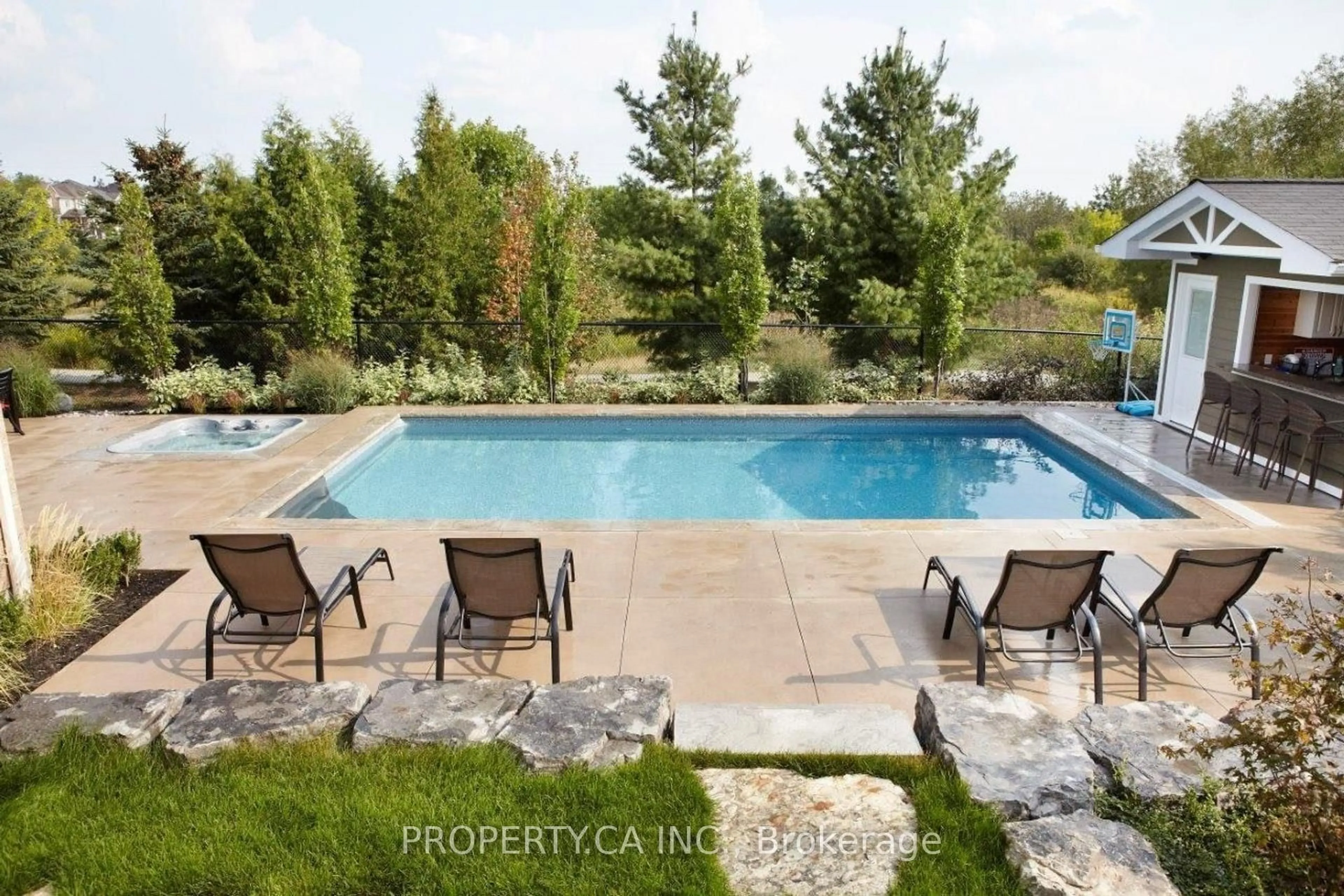 Pool for 1560 Earl Cres, Milton Ontario L9T 5Z2