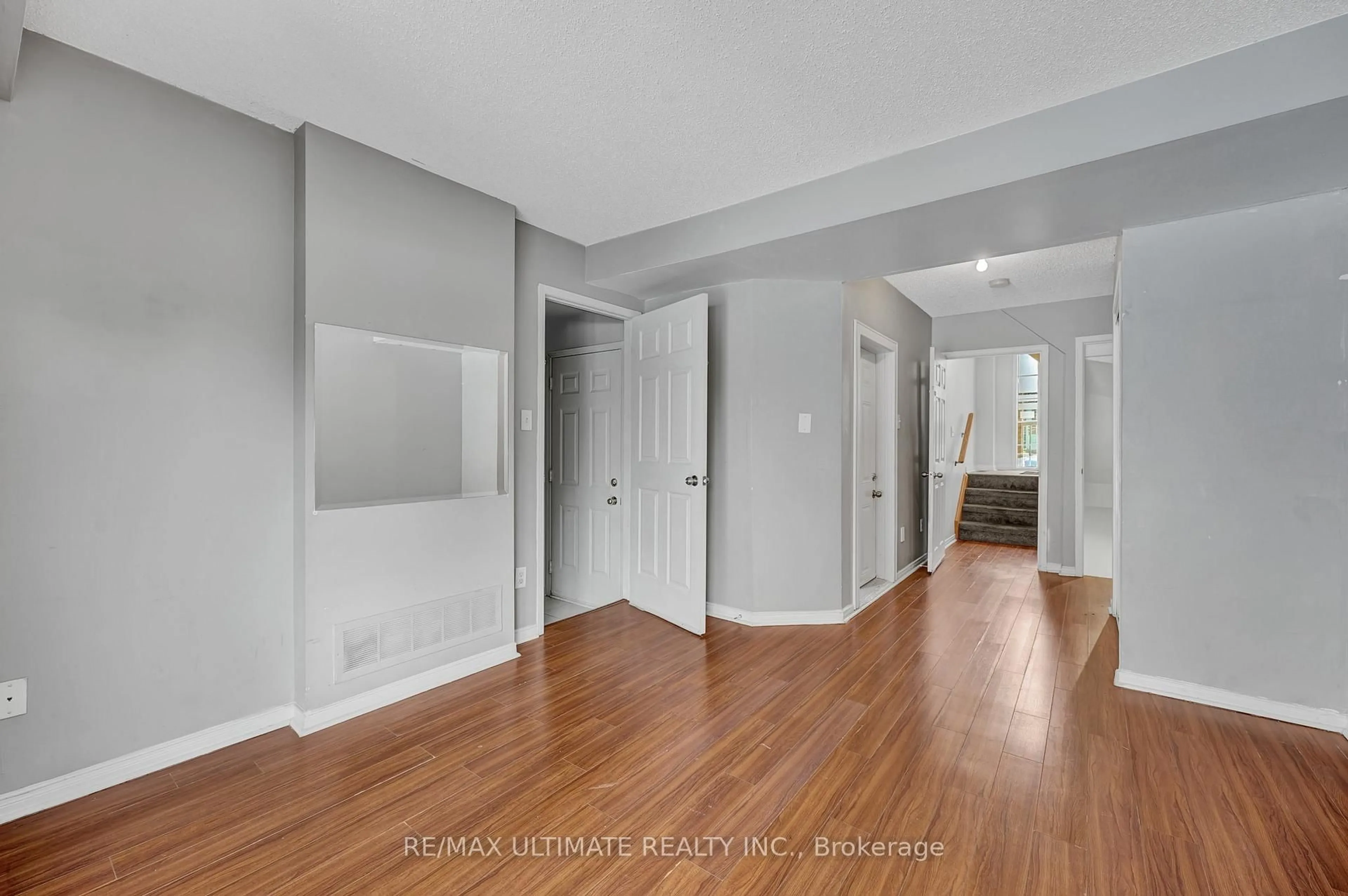 Indoor entryway for 73 Bernard Ave, Brampton Ontario L6Y 5S4