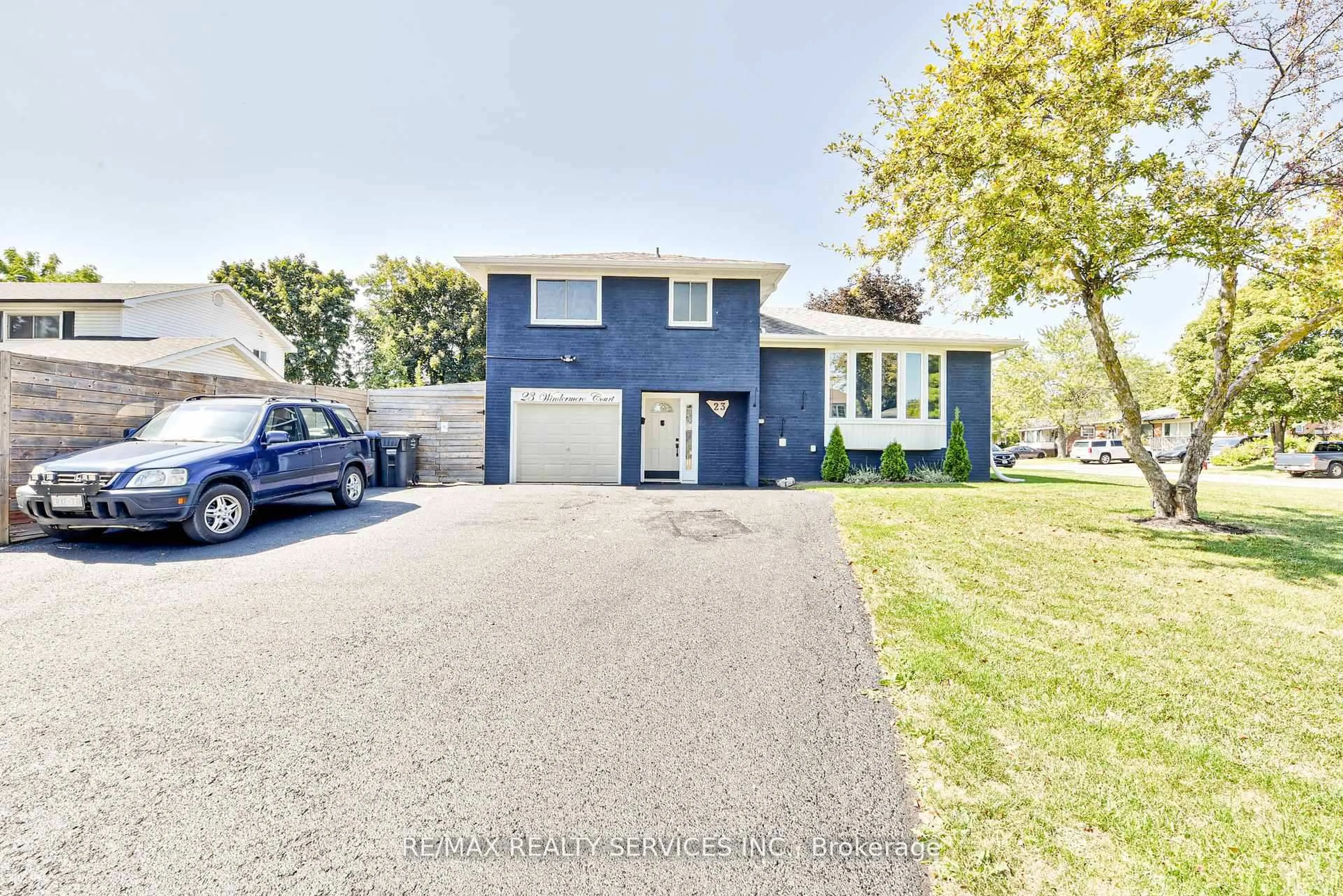 Unknown for 23 Windermere Crt, Brampton Ontario L6X 2L5