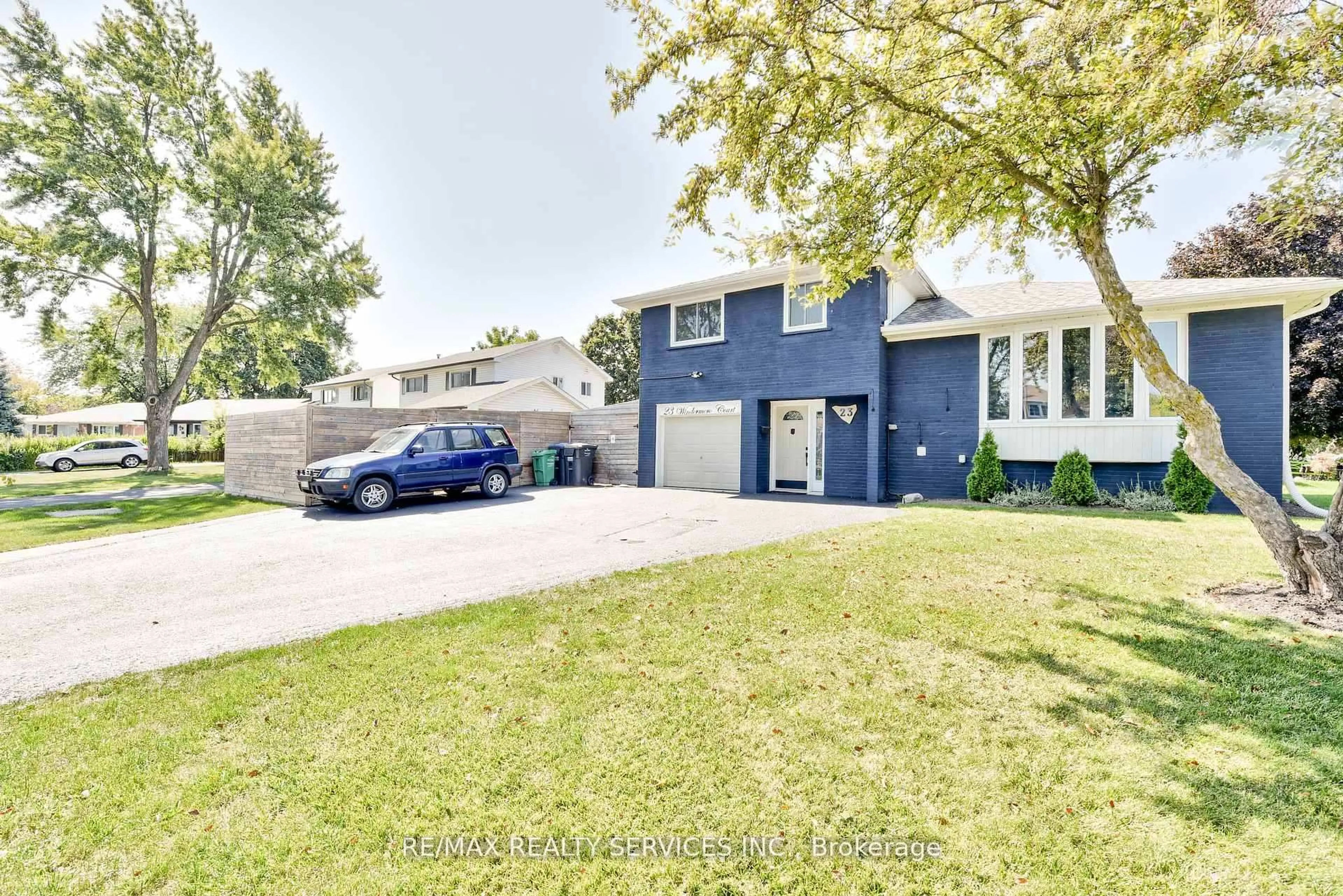 Unknown for 23 Windermere Crt, Brampton Ontario L6X 2L5