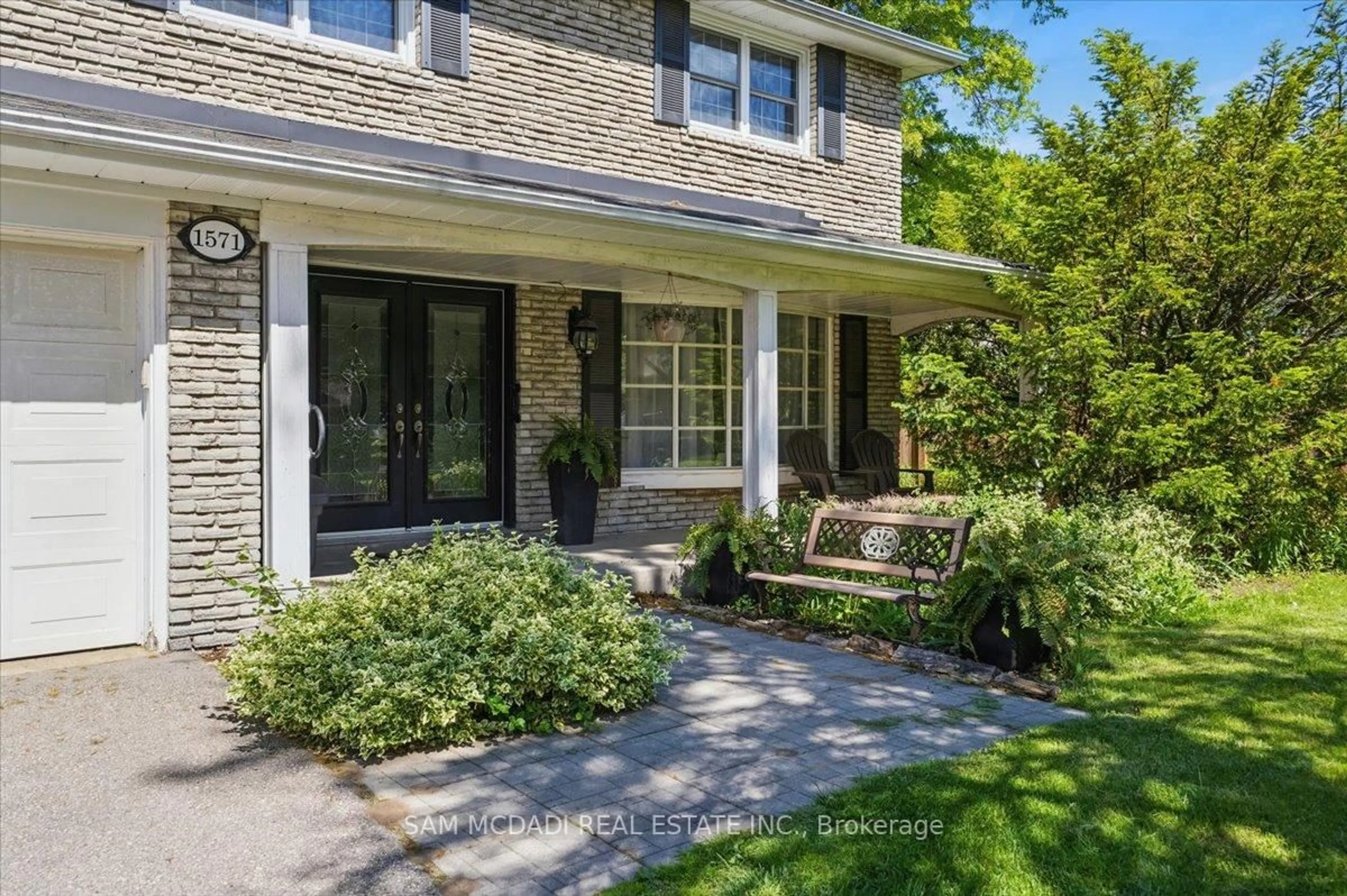 Home with brick exterior material, street for 1571 Yew St, Mississauga Ontario L5H 2C1