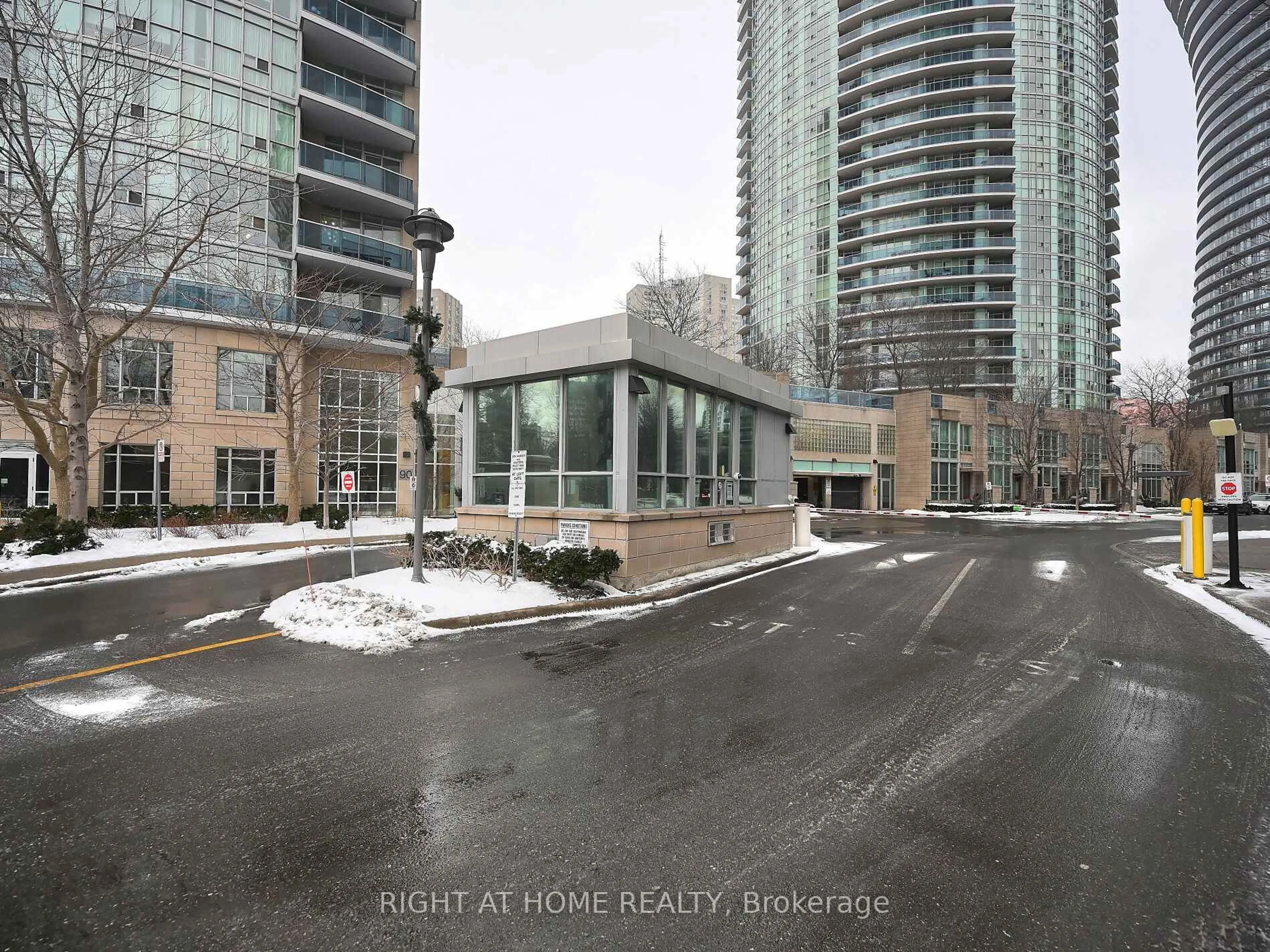 Indoor foyer for 90 Absolute Ave #908, Mississauga Ontario L4Z 0A3