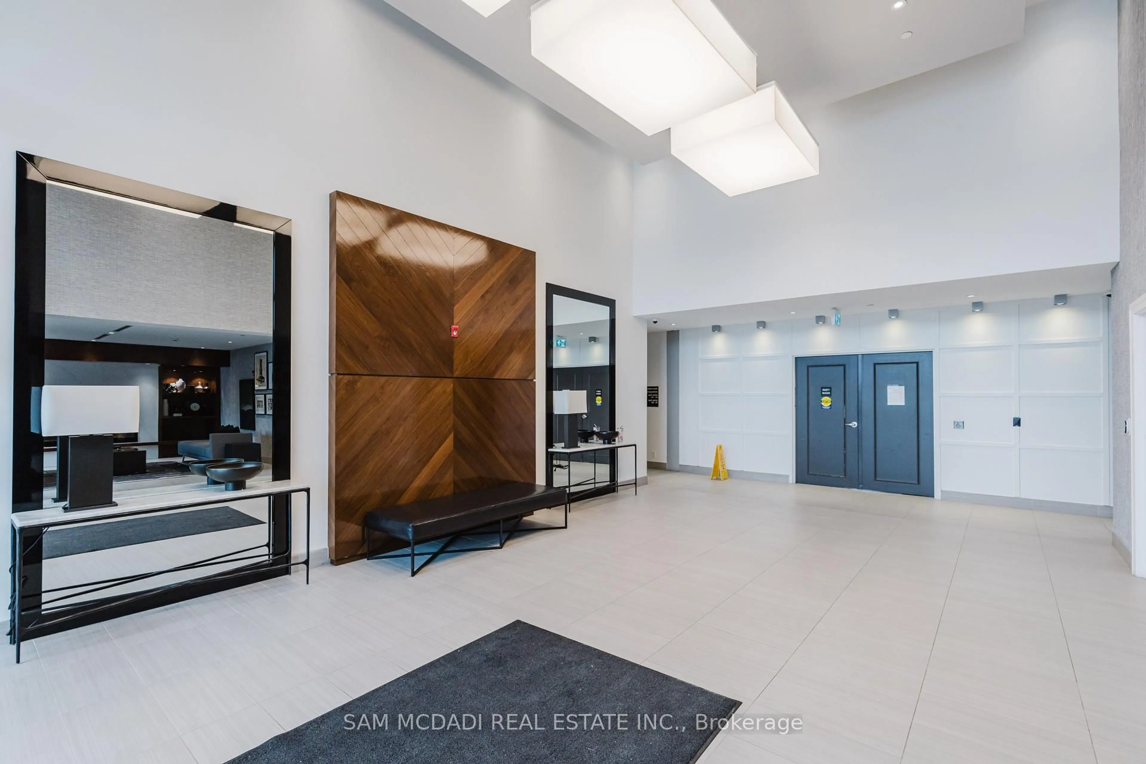 Indoor foyer for 102 Grovewood Common #529, Oakville Ontario L6H 0X2