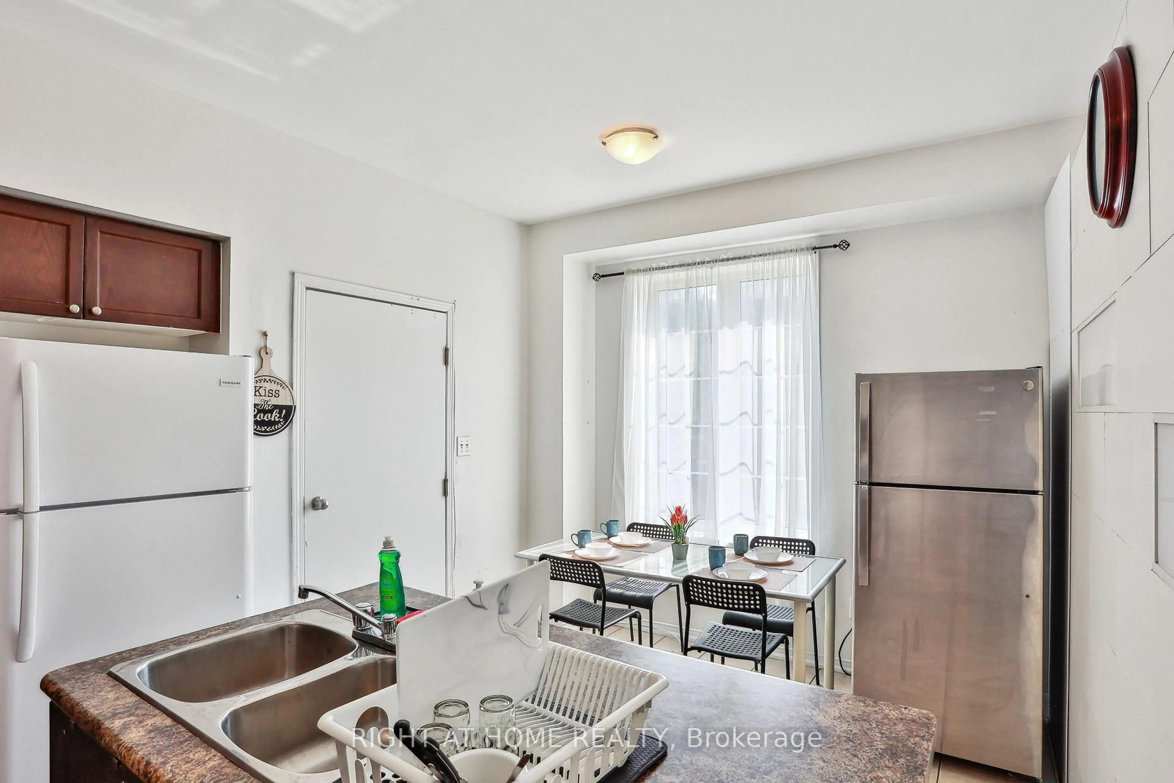 Standard kitchen, unknown for 3 Herzberg Gdns, Toronto Ontario M3J 3P5