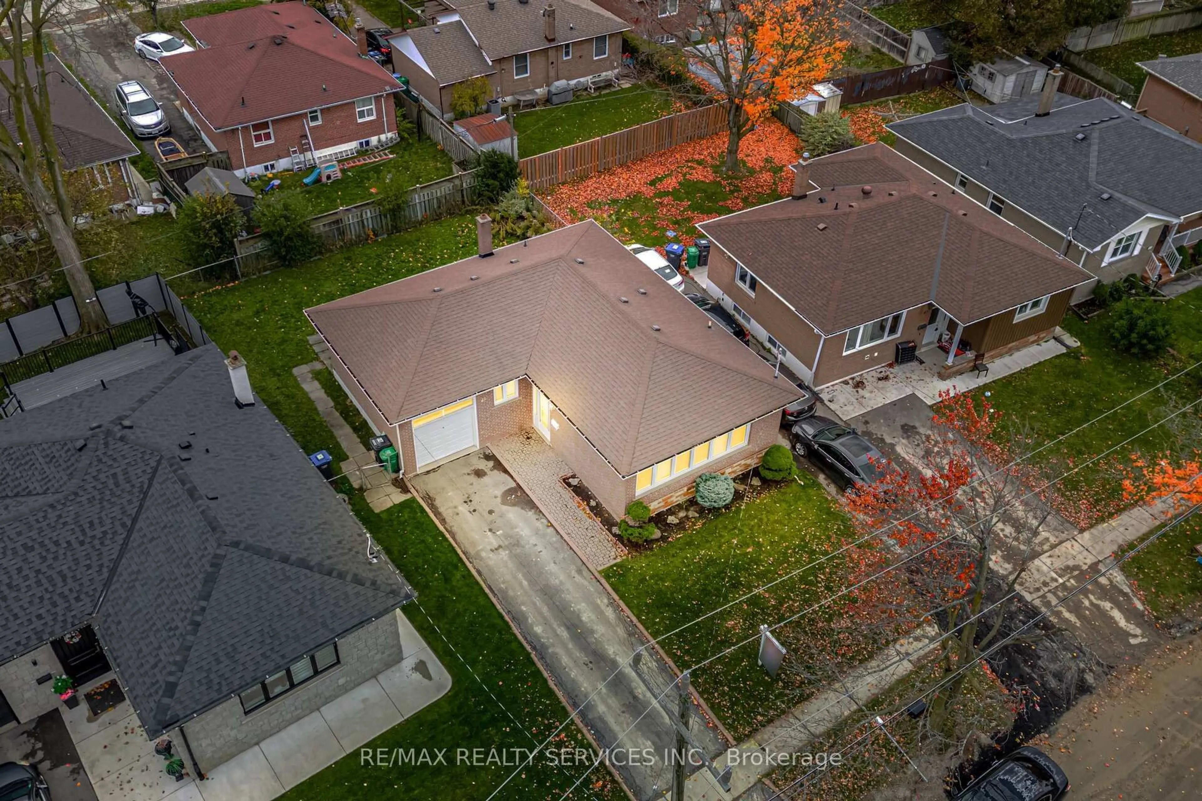 A pic from outside/outdoor area/front of a property/back of a property/a pic from drone, street for 41 Kimbark Dr, Brampton Ontario L6X 2A3