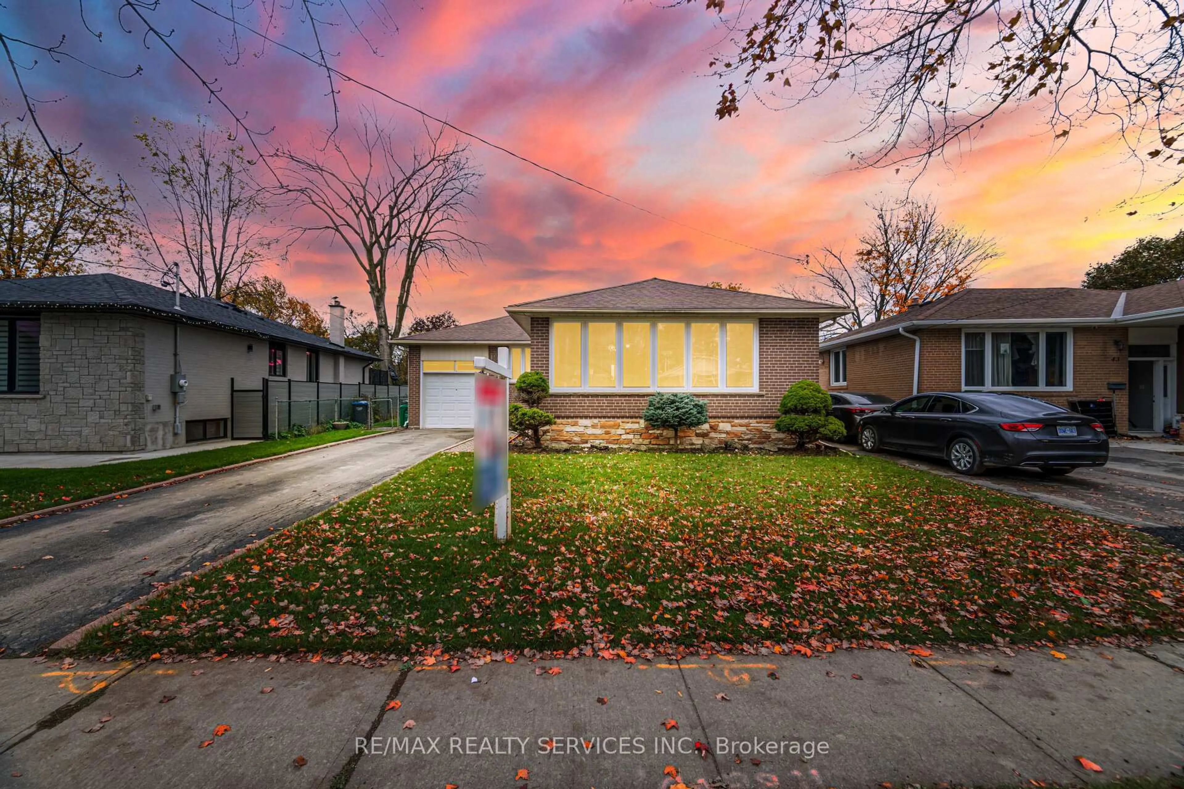A pic from outside/outdoor area/front of a property/back of a property/a pic from drone, street for 41 Kimbark Dr, Brampton Ontario L6X 2A3