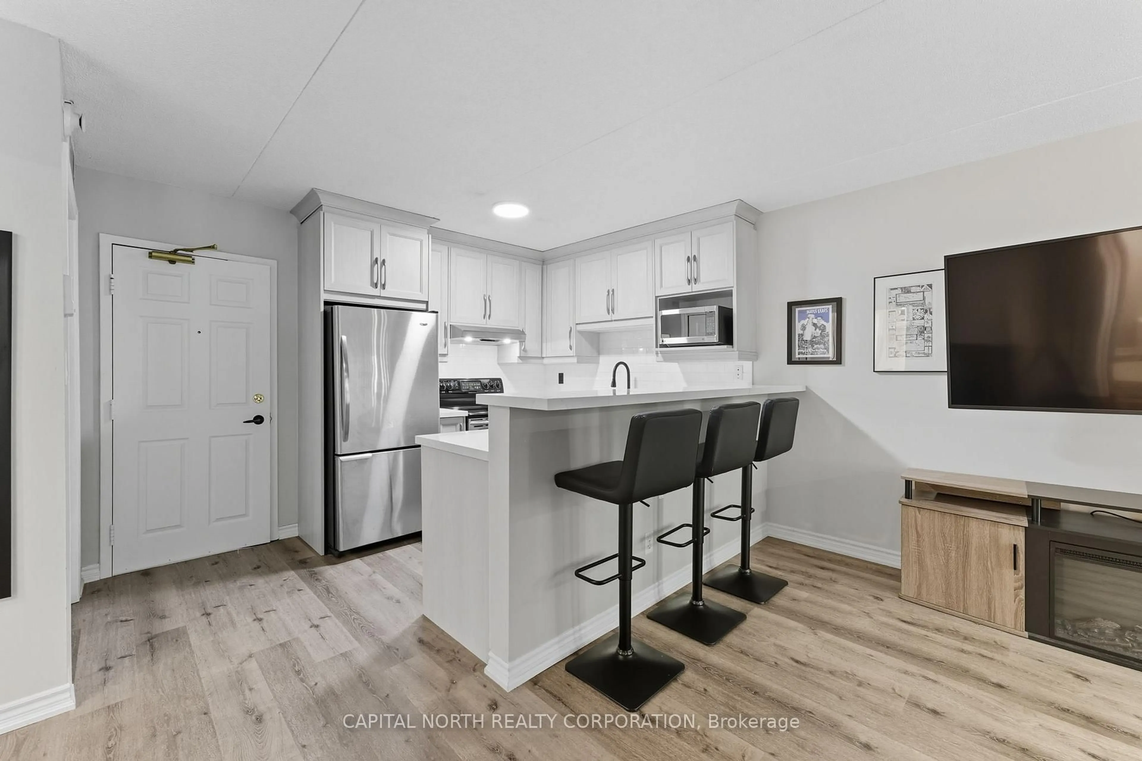 Open concept kitchen, unknown for 4013 Kilmer Dr #203, Burlington Ontario L7M 4M3