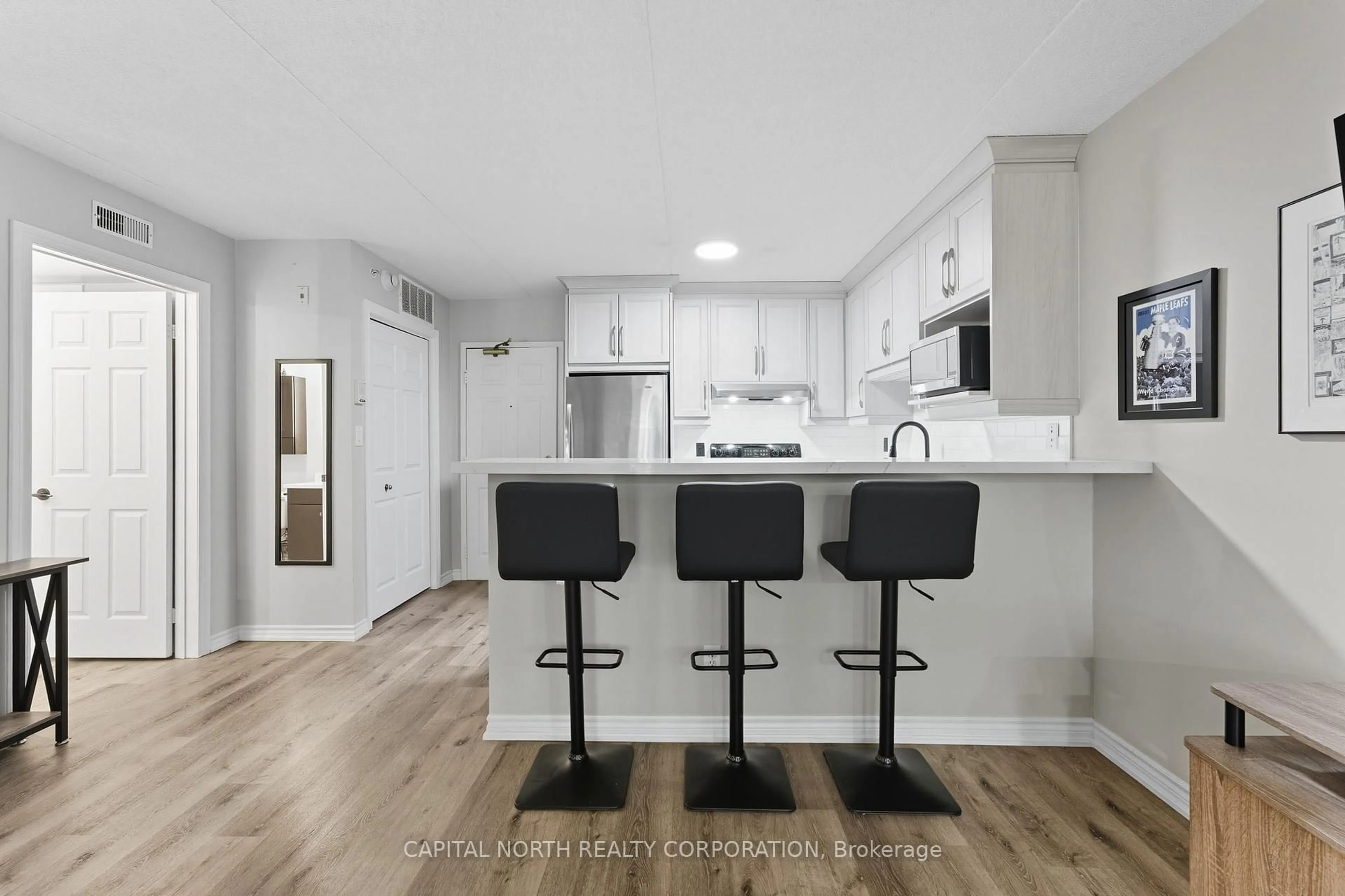 Open concept kitchen, unknown for 4013 Kilmer Dr #203, Burlington Ontario L7M 4M3