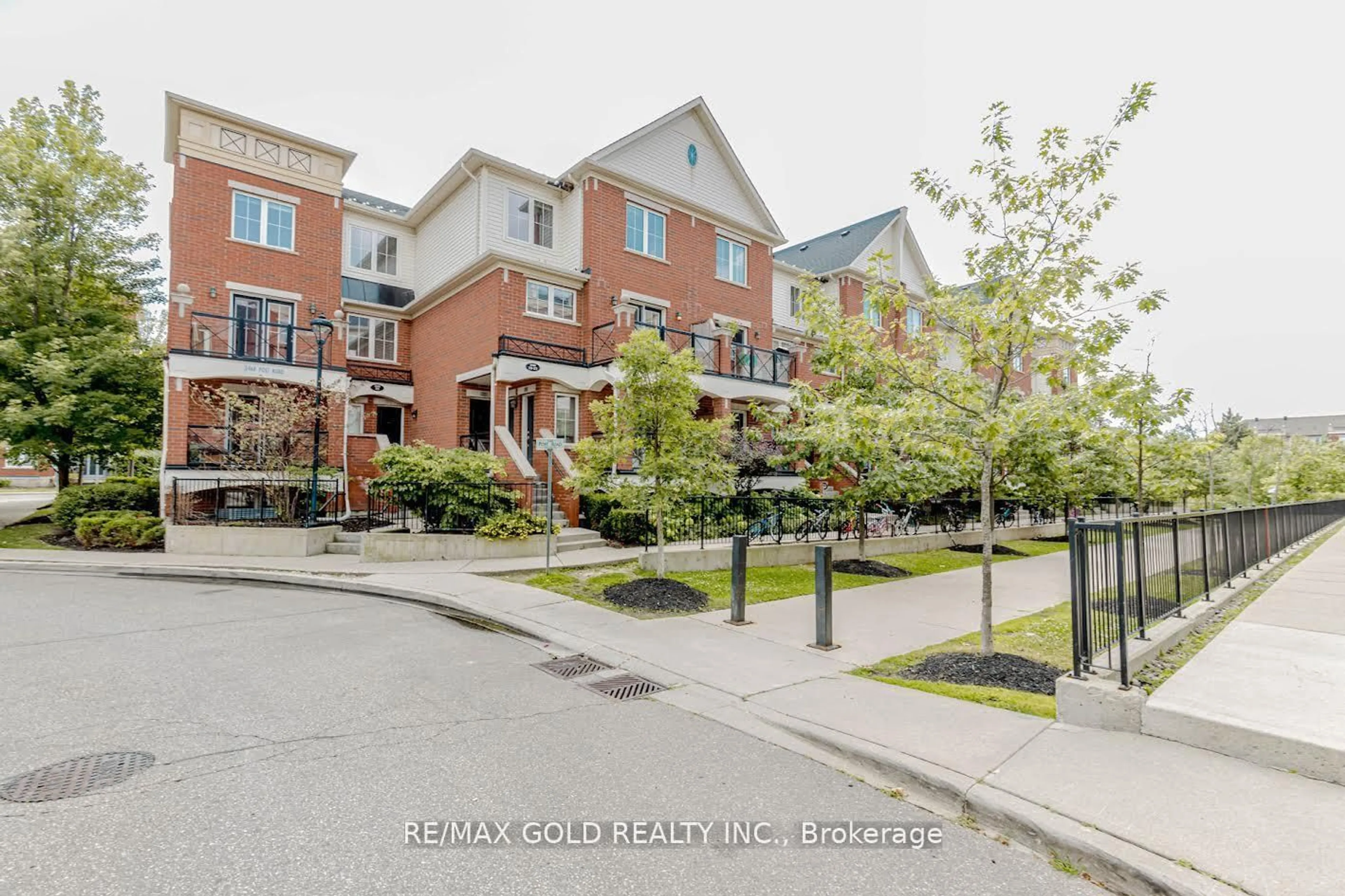 Patio, street for 2468 Post Rd #20, Oakville Ontario L6H 0J2