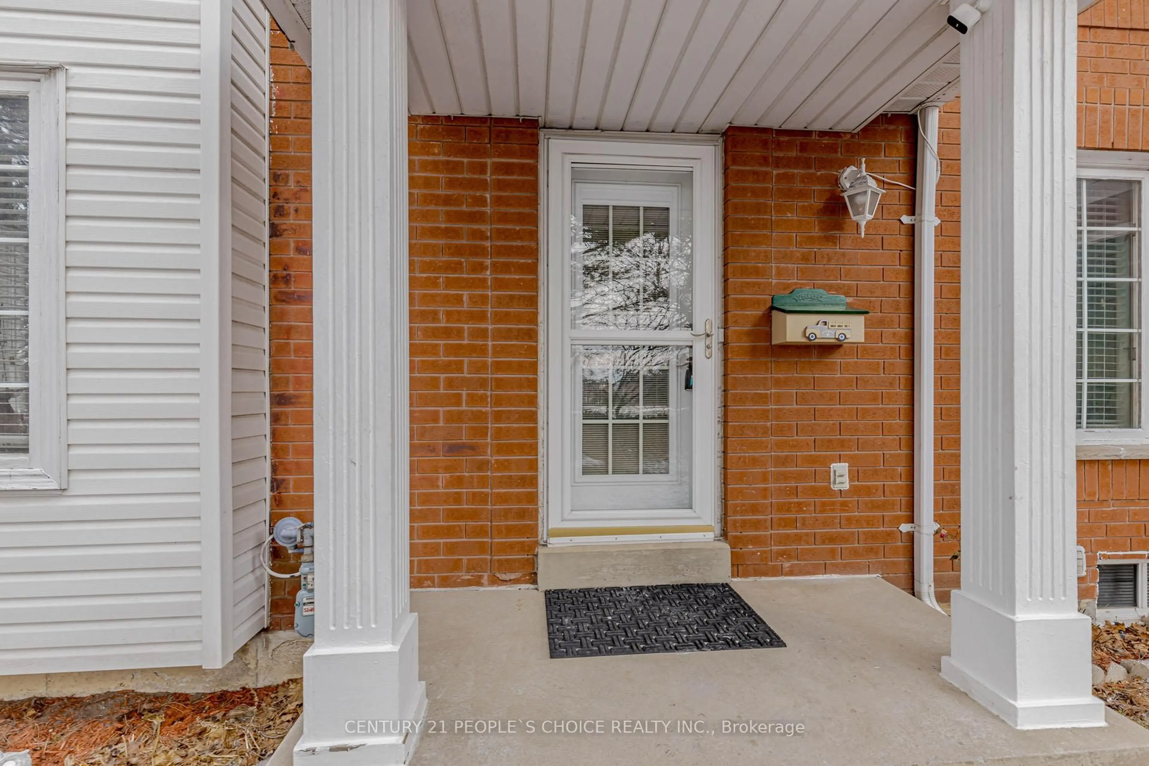 Indoor entryway for 100 Blue Spruce St, Brampton Ontario L6R 1C3