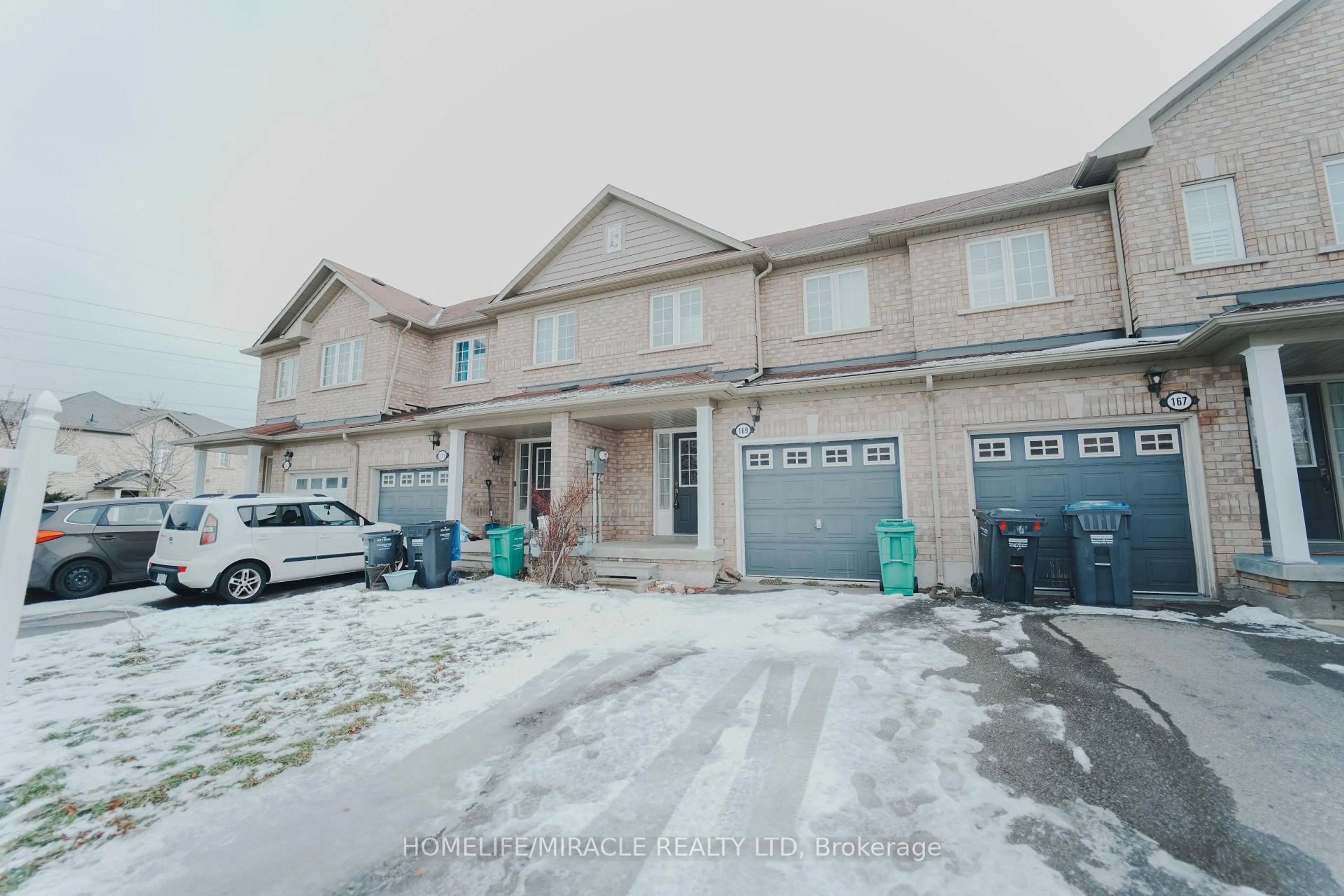 A pic from outside/outdoor area/front of a property/back of a property/a pic from drone, street for 169 Crystal Glen Cres, Brampton Ontario L6X 0K6