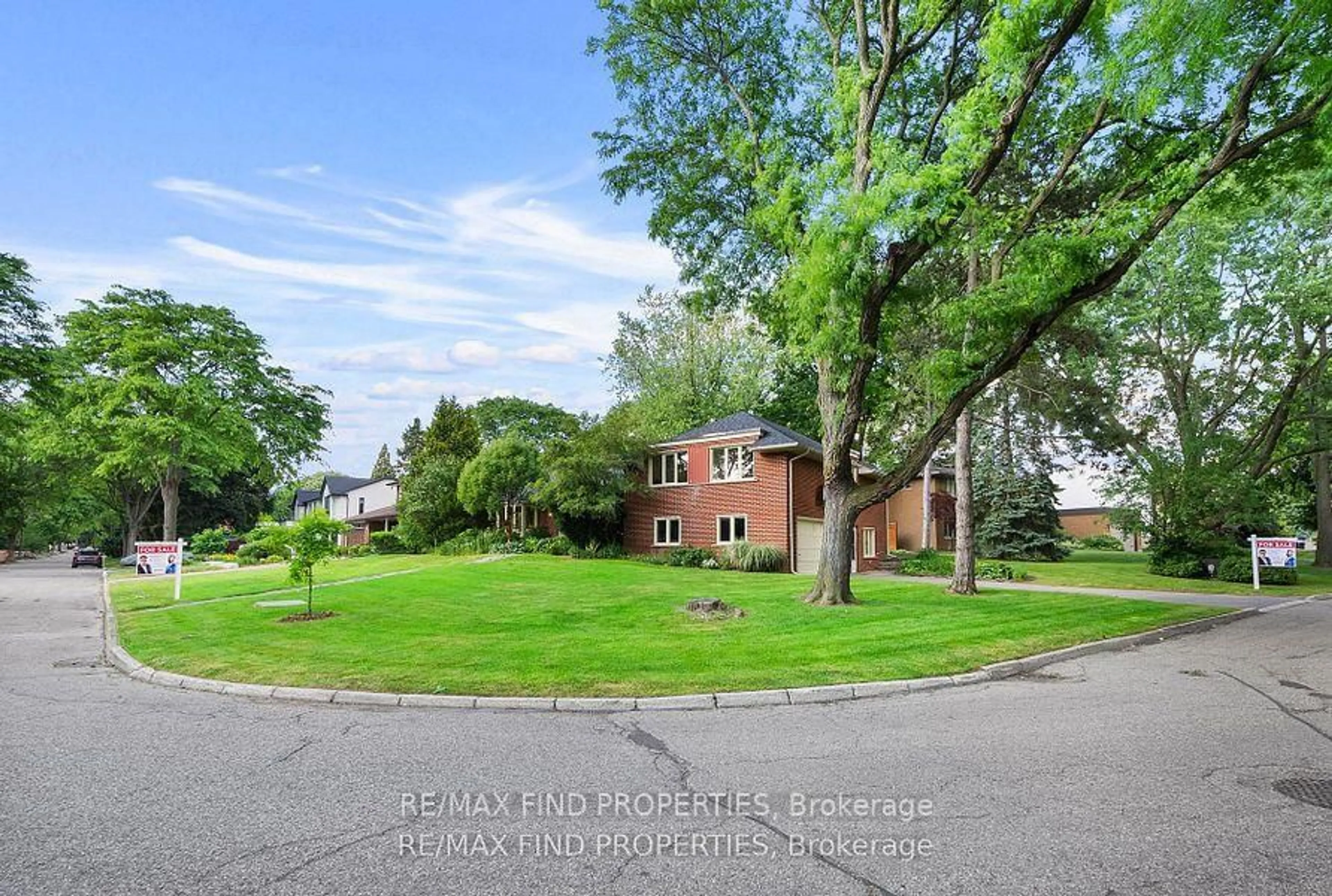 A pic from outside/outdoor area/front of a property/back of a property/a pic from drone, street for 56 Edenvale Cres, Toronto Ontario M9A 4A6