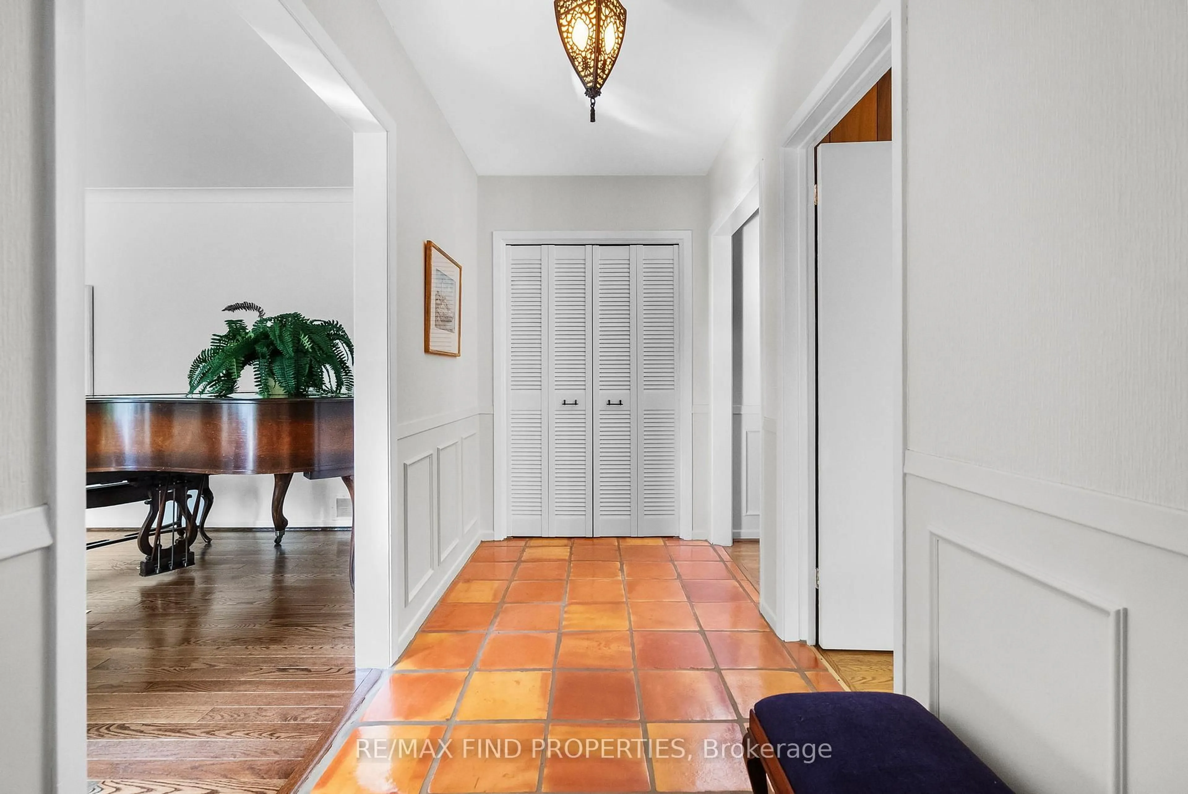 Indoor entryway for 56 Edenvale Cres, Toronto Ontario M9A 4A6