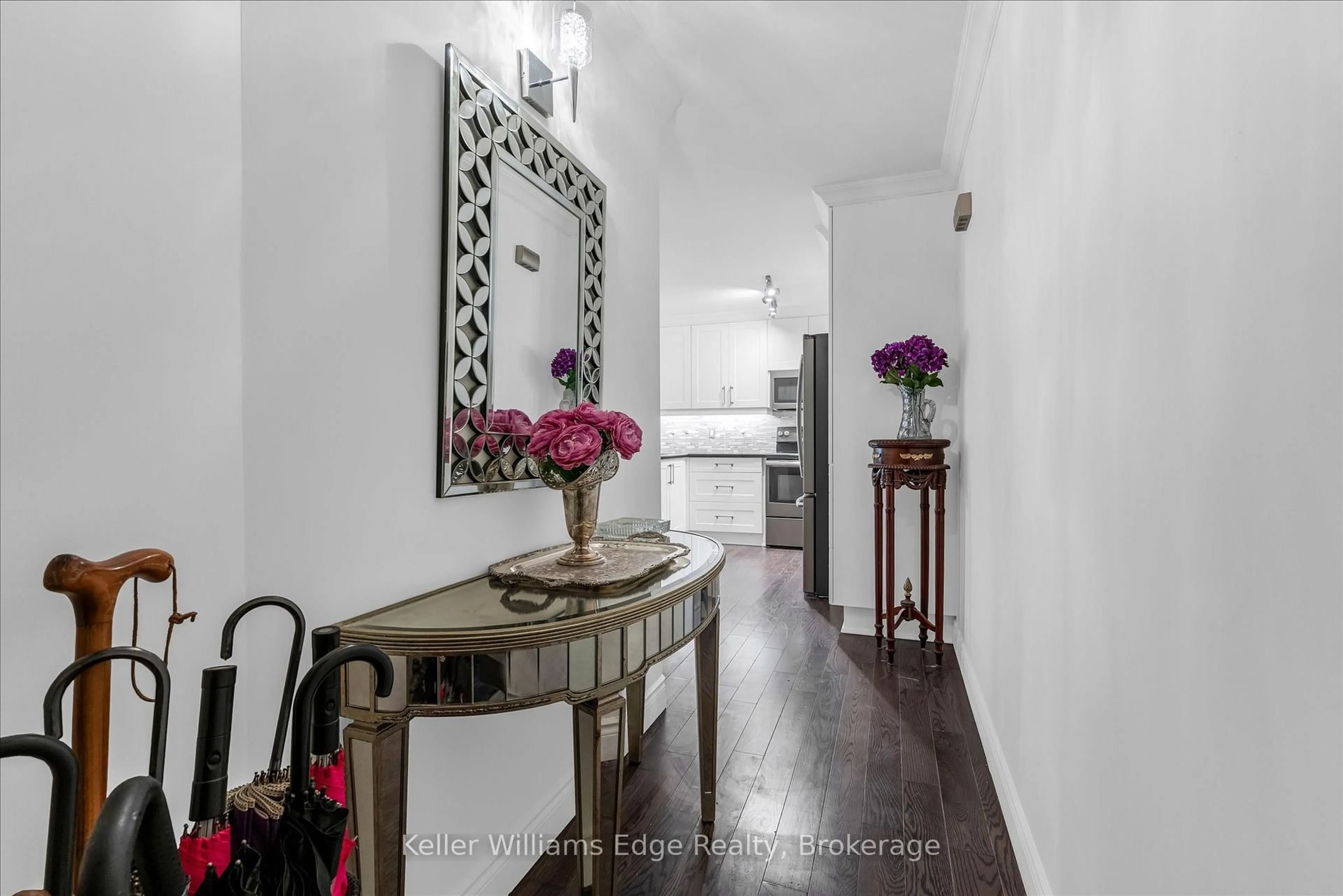 Indoor entryway for 2010 Cleaver Ave #112, Burlington Ontario L7M 4C1