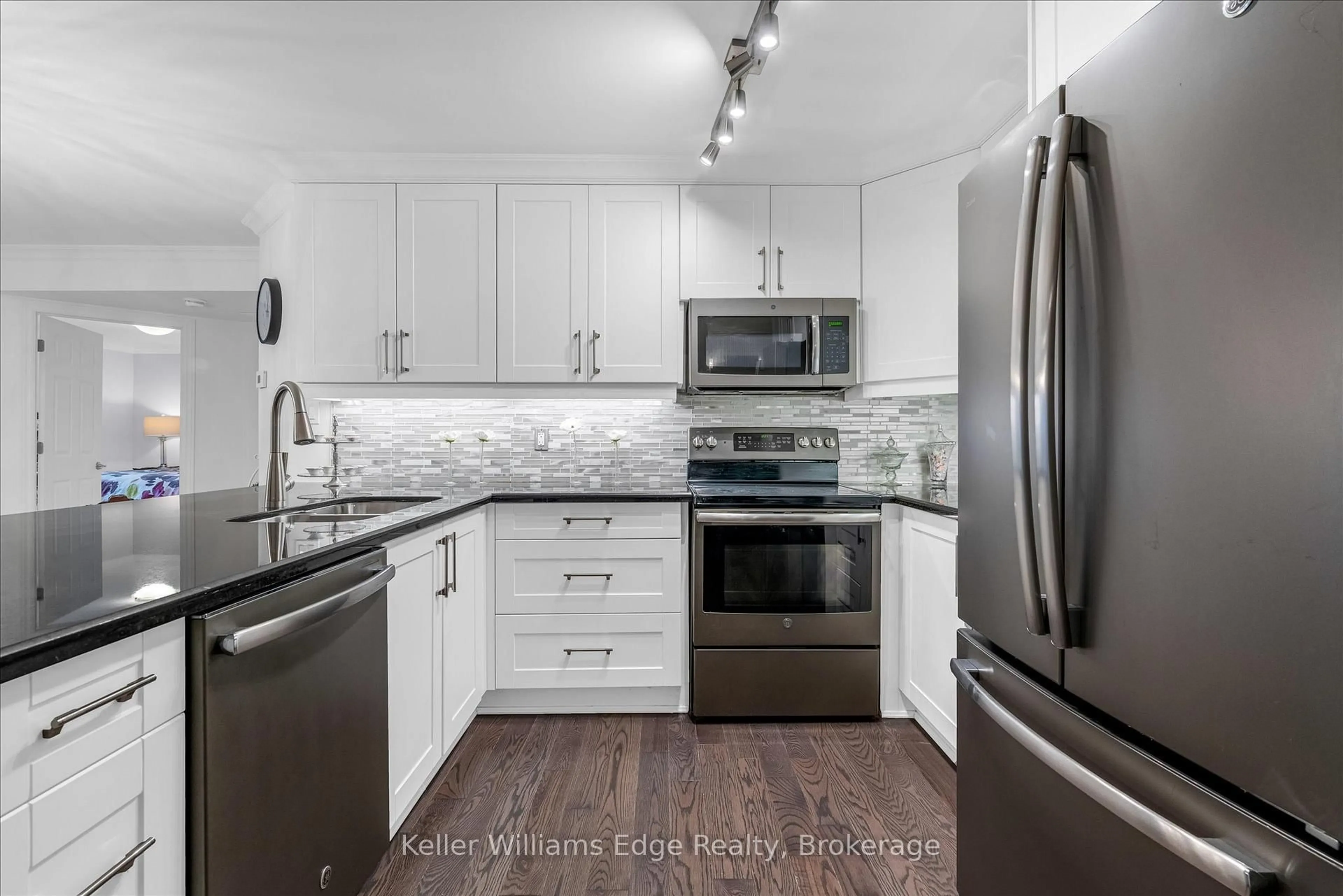 Unknown for 2010 Cleaver Ave #112, Burlington Ontario L7M 4C1