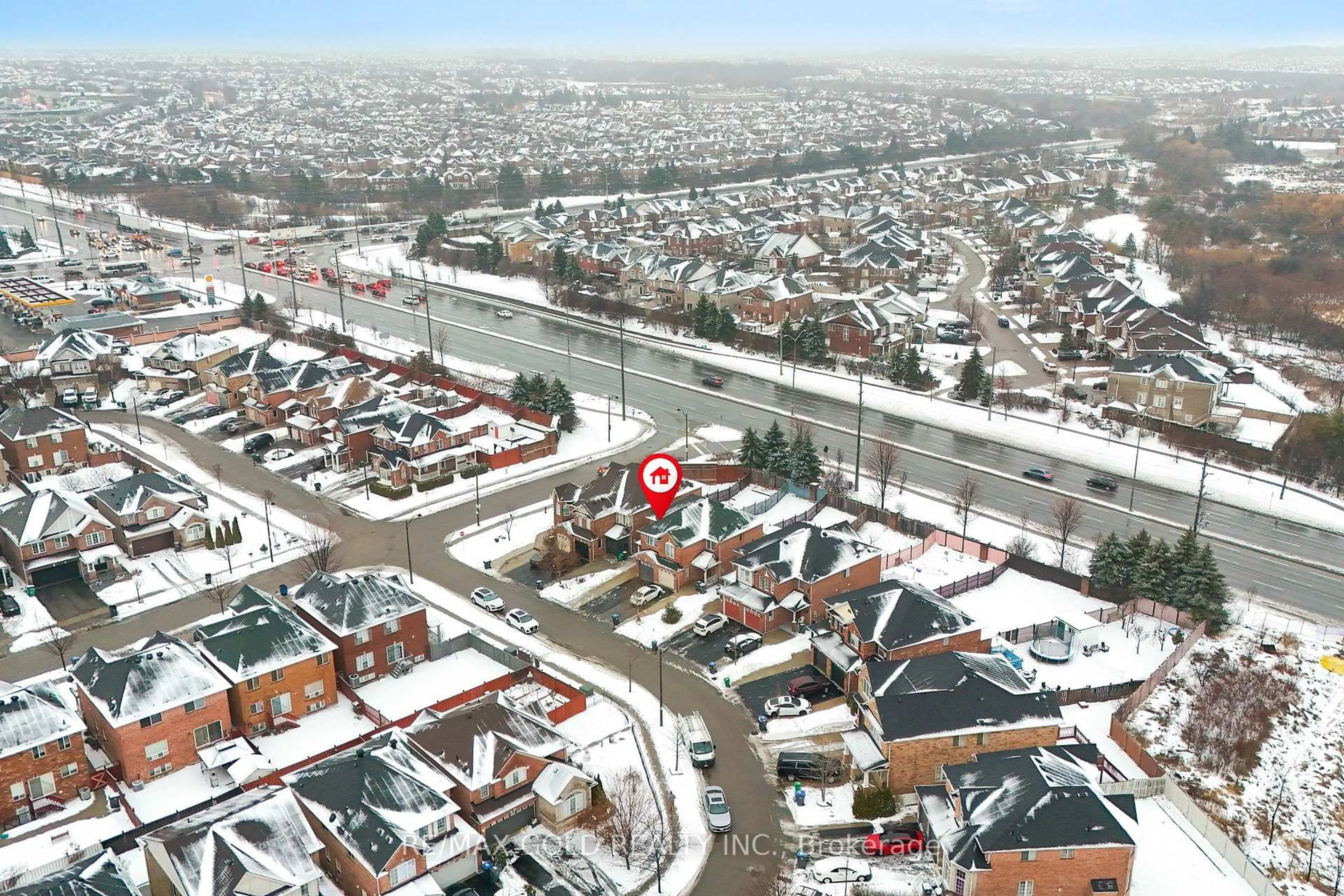 A pic from outside/outdoor area/front of a property/back of a property/a pic from drone, street for 61 Bottomwood St, Brampton Ontario L6S 0A4