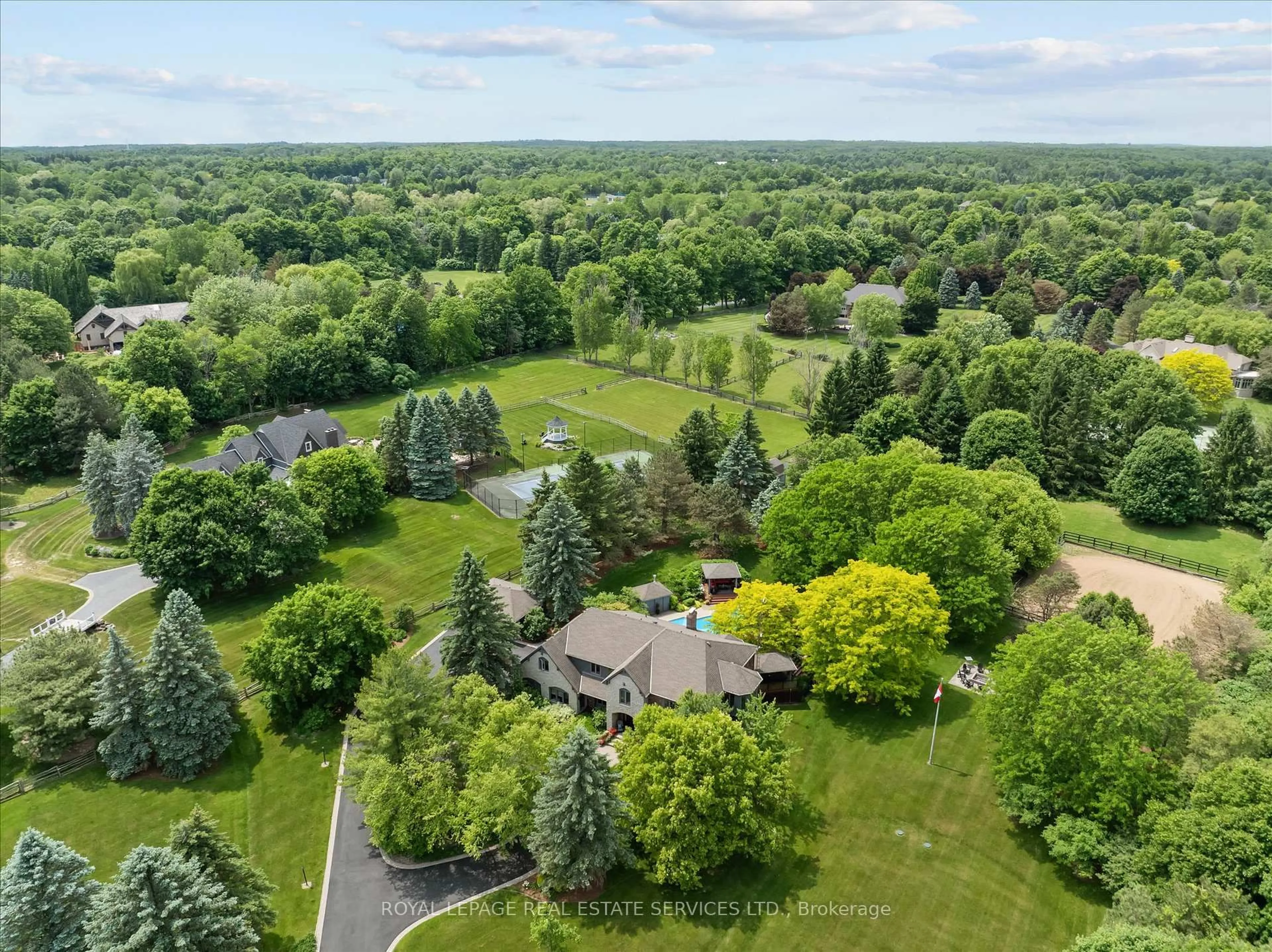 A pic from outside/outdoor area/front of a property/back of a property/a pic from drone, forest/trees view for 2315 8 Sideroad, Burlington Ontario L7P 0M5