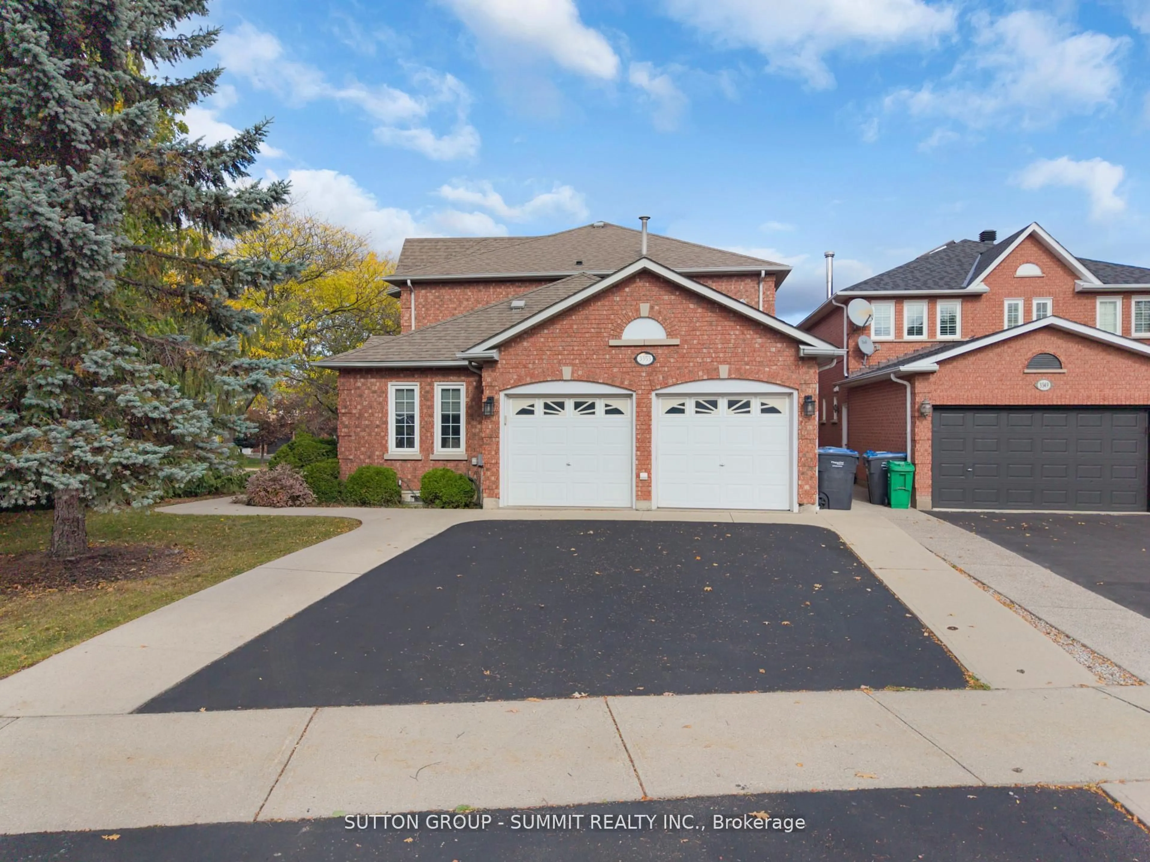 Home with brick exterior material, street for 3353 Loyalist Dr, Mississauga Ontario L5L 5T9