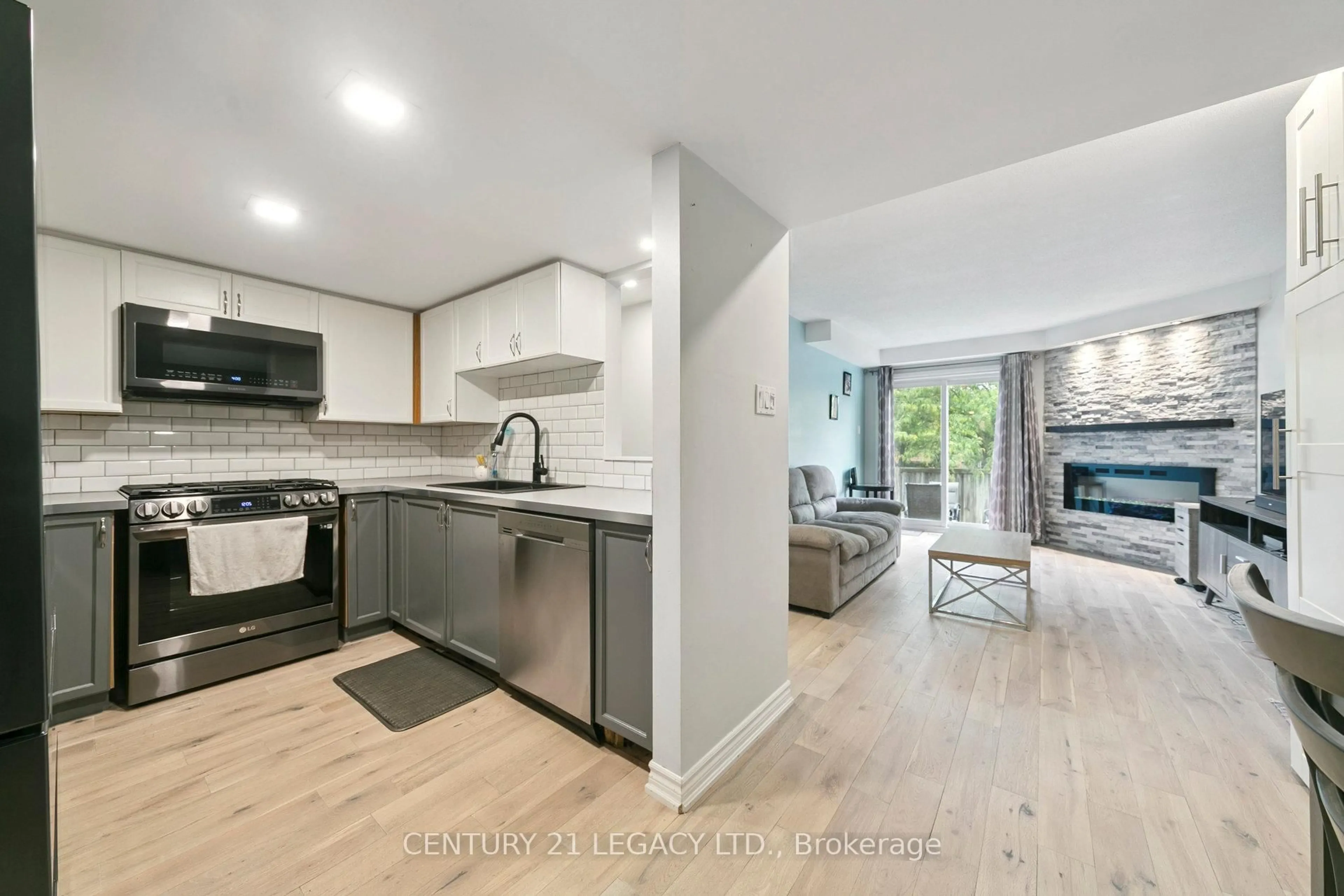 Open concept kitchen, unknown for 2530 Northampton Blvd #47, Burlington Ontario L7M 4B4