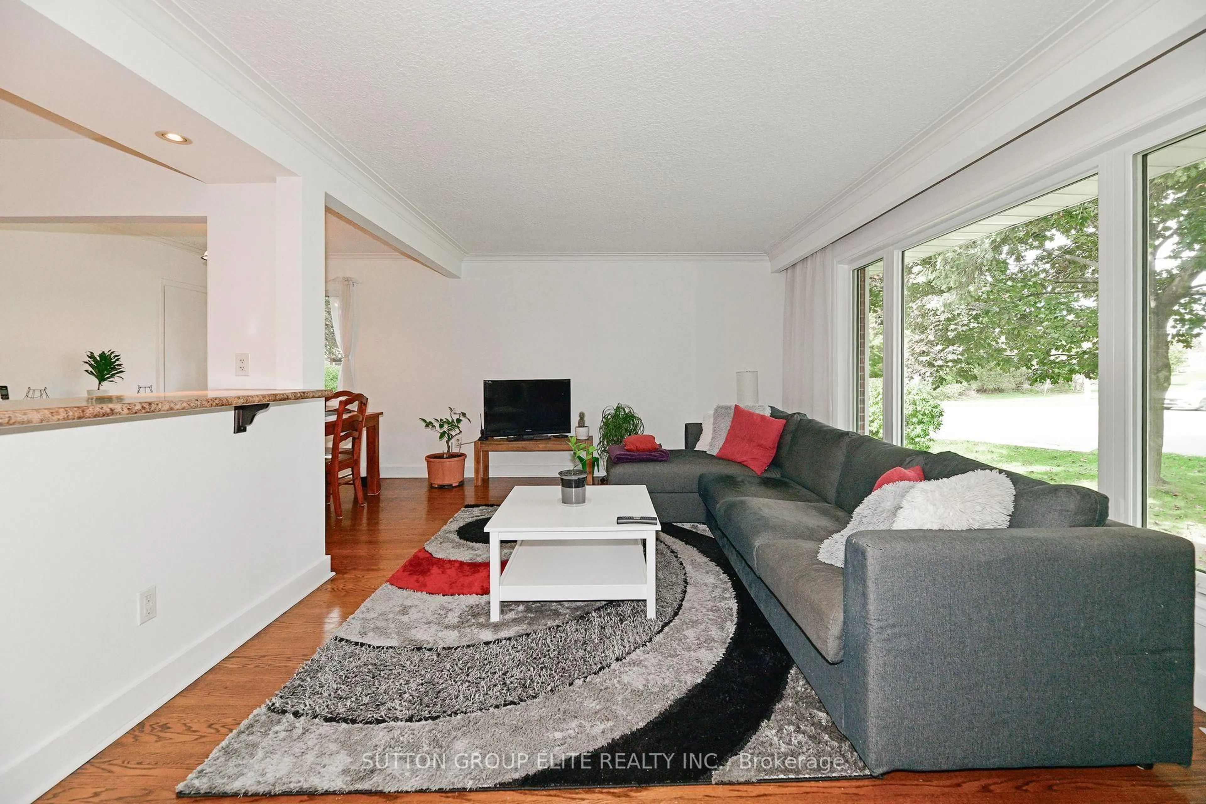 Living room with furniture, unknown for 1238 Claredale Rd, Mississauga Ontario L5G 1T9