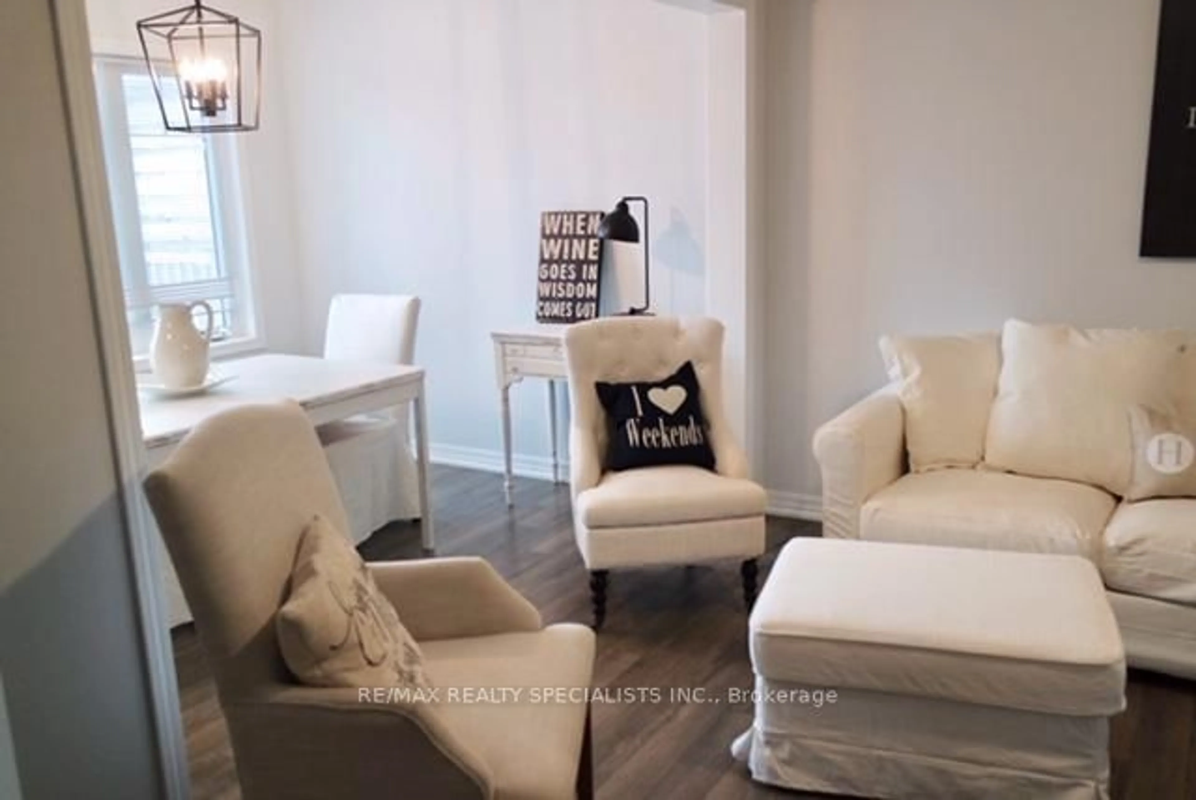 Living room with furniture, unknown for 316 Jemima Dr, Oakville Ontario L6M 0V6