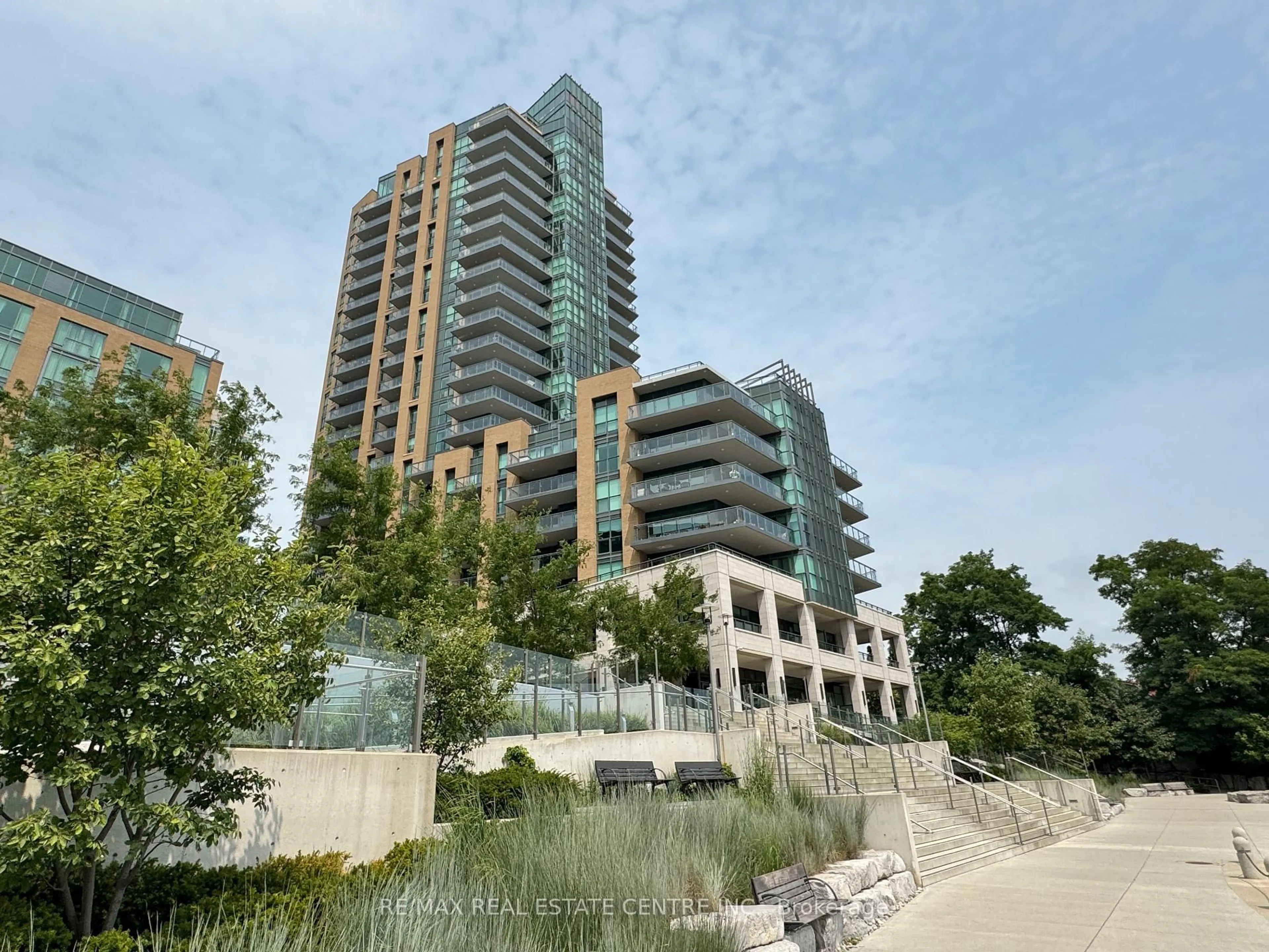 Unknown for 2060 Lakeshore Rd #405, Burlington Ontario L7R 0G2