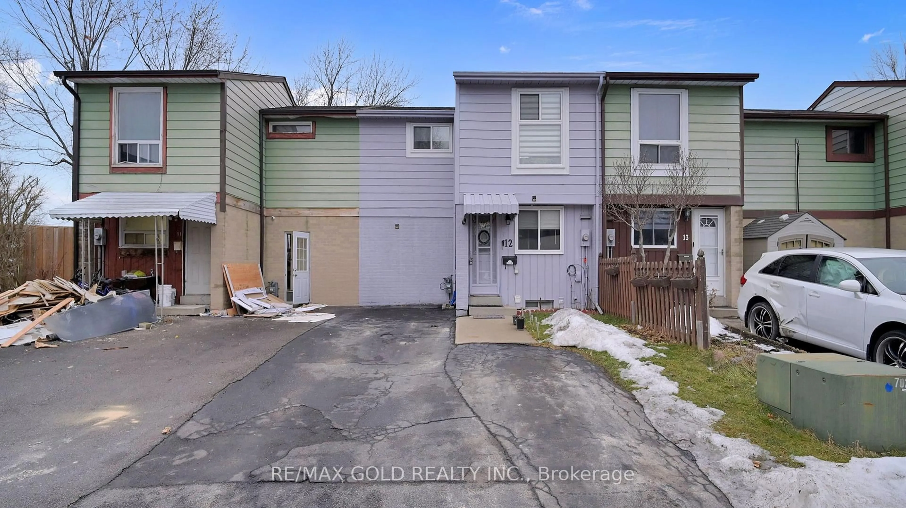 Unknown for 12 Glencastle Sq, Brampton Ontario L6S 2H8