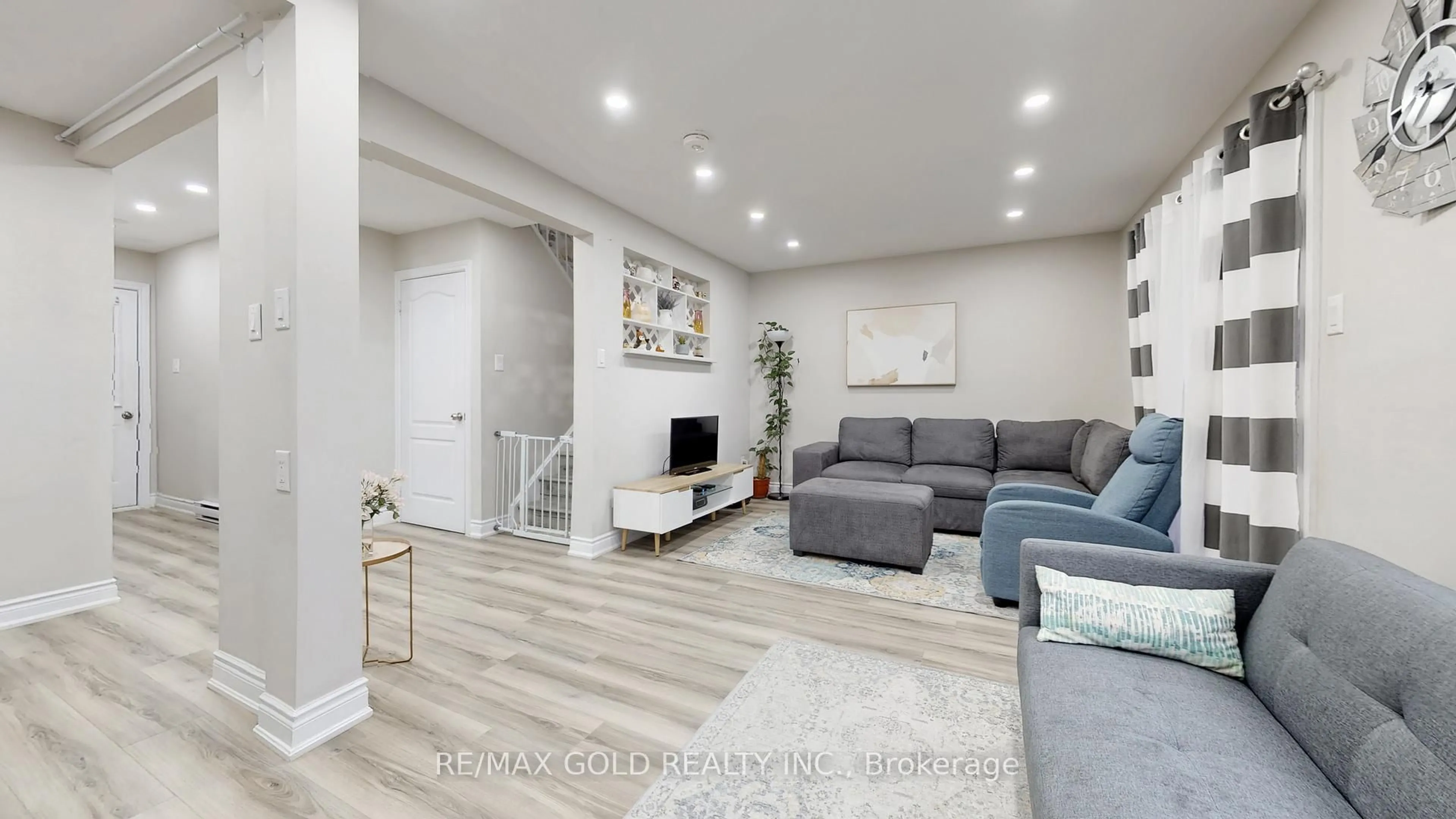 Living room with furniture, unknown for 12 Glencastle Sq, Brampton Ontario L6S 2H8