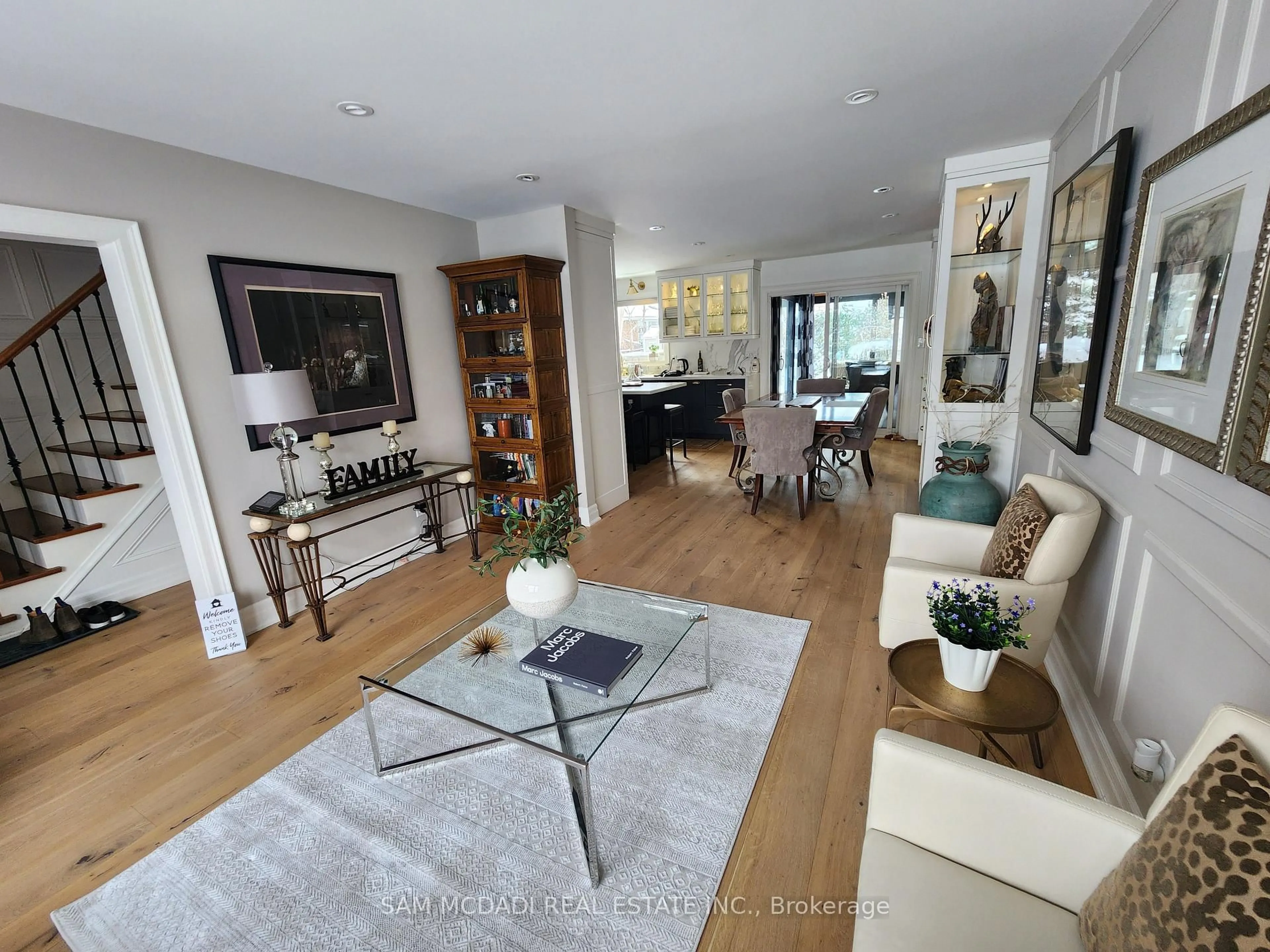 Living room with furniture, unknown for 3620 Ponytrail Dr, Mississauga Ontario L4X 1W4