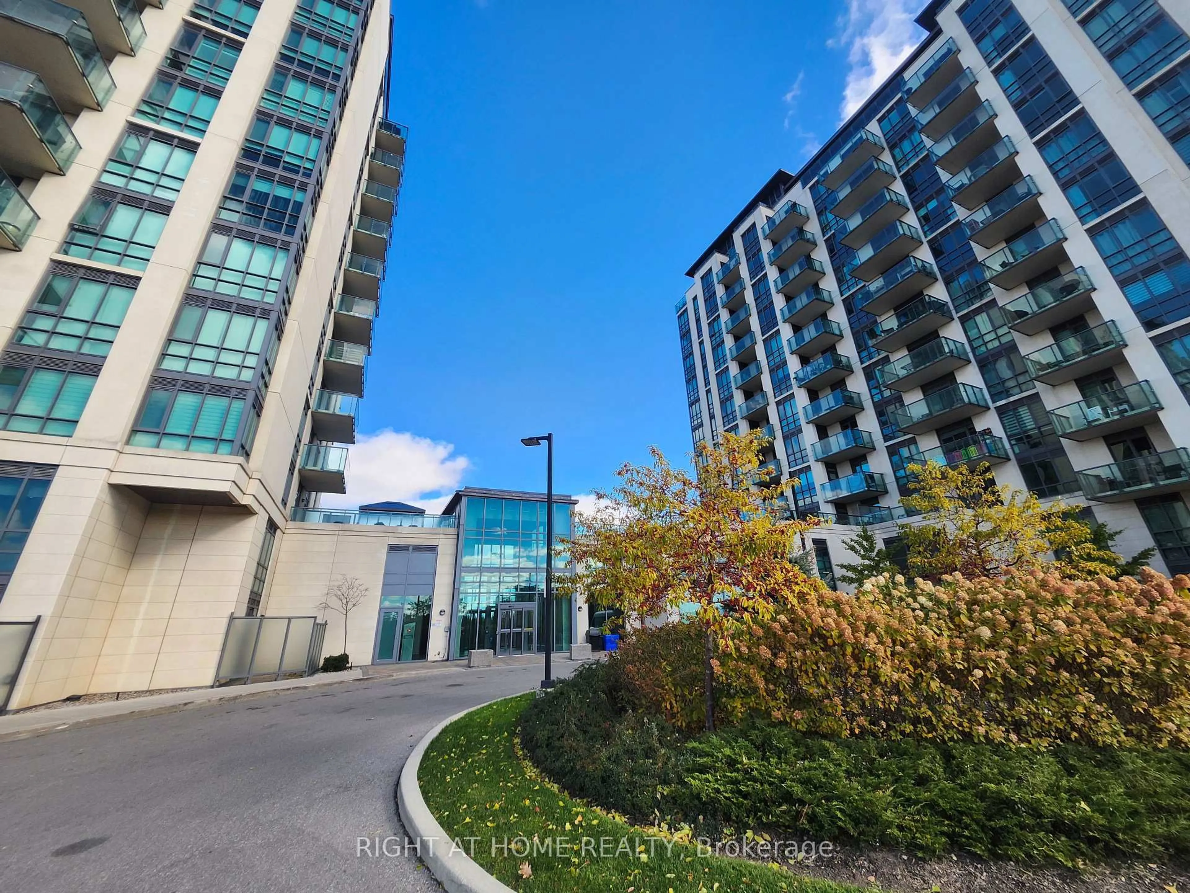 A pic from outside/outdoor area/front of a property/back of a property/a pic from drone, unknown for 65 Yorkland Blvd #109, Brampton Ontario L6P 4M5