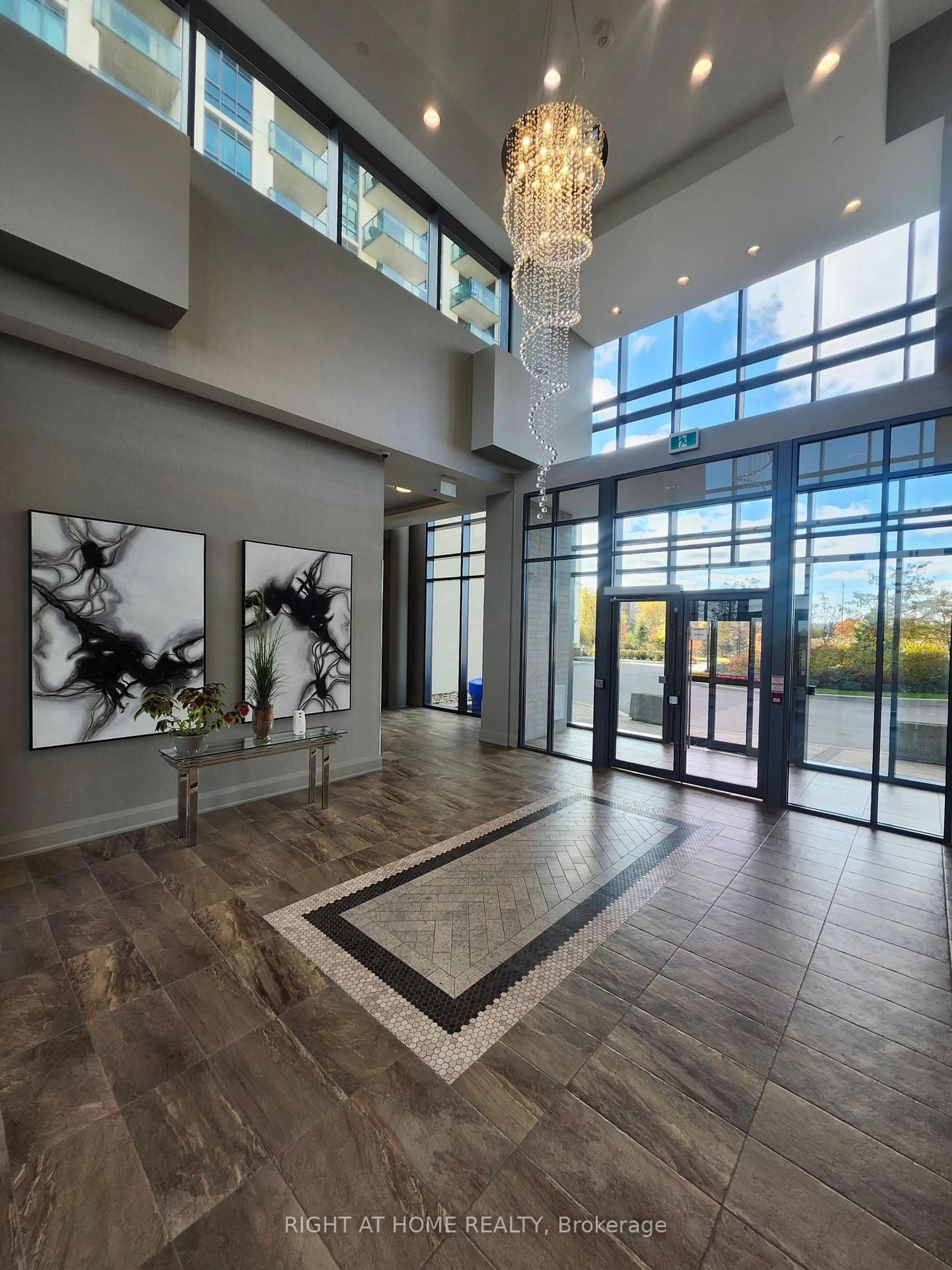 Indoor foyer for 65 Yorkland Blvd #109, Brampton Ontario L6P 4M5