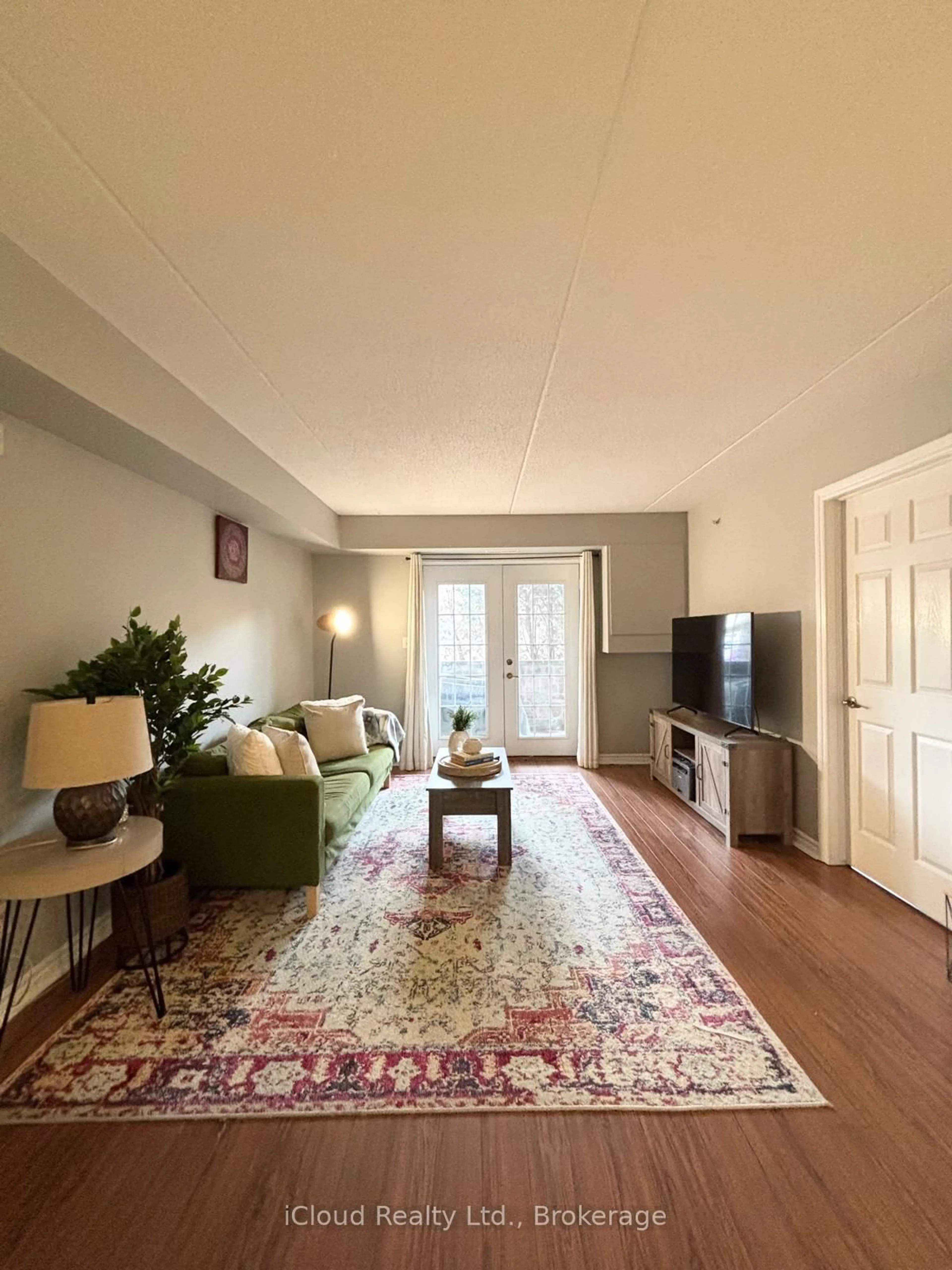 Living room with furniture, unknown for 1470 Bishops Gate #104, Oakville Ontario L6M 4N2