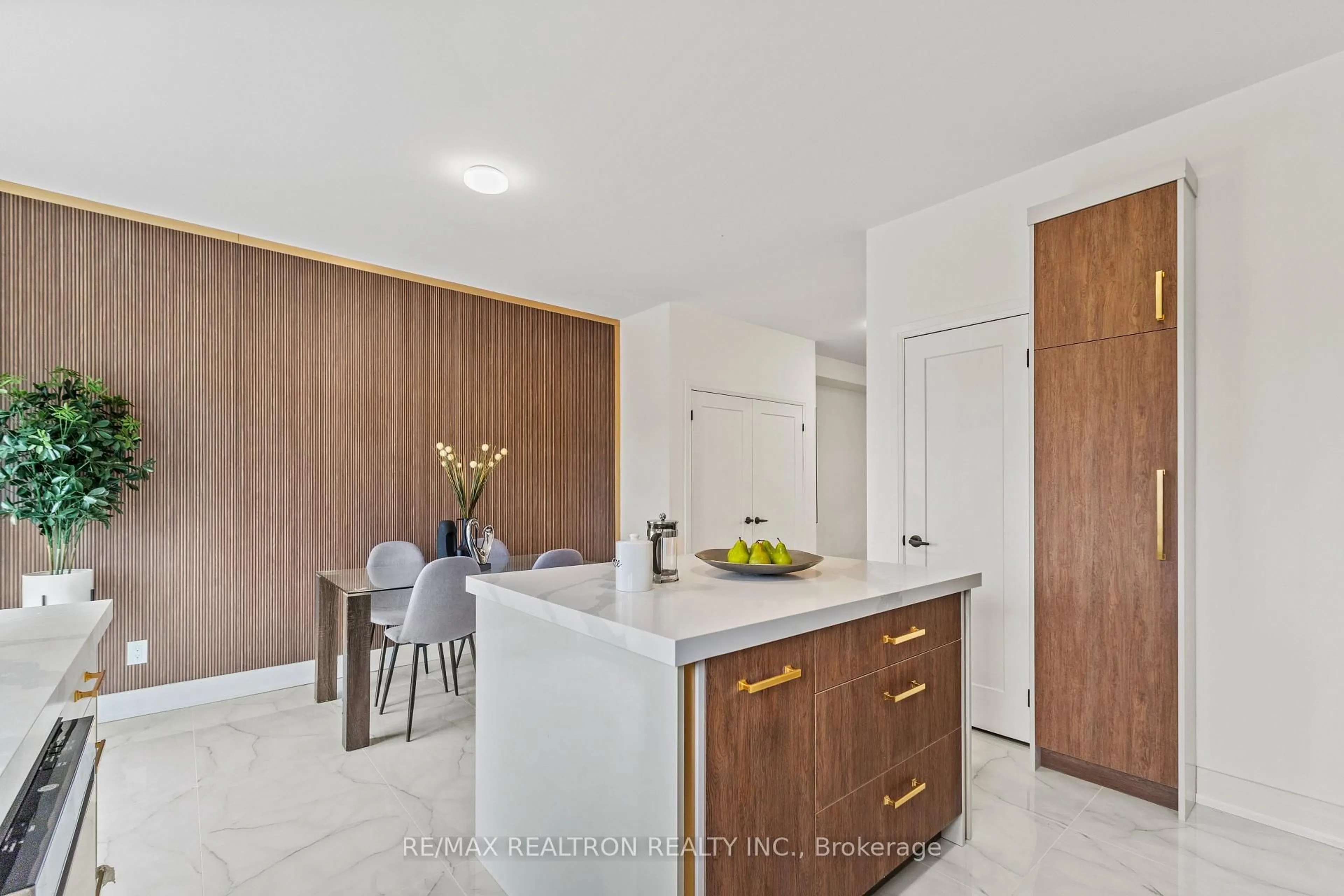 Unknown for 1989 Georgina Crt, Burlington Ontario L7L 7B6