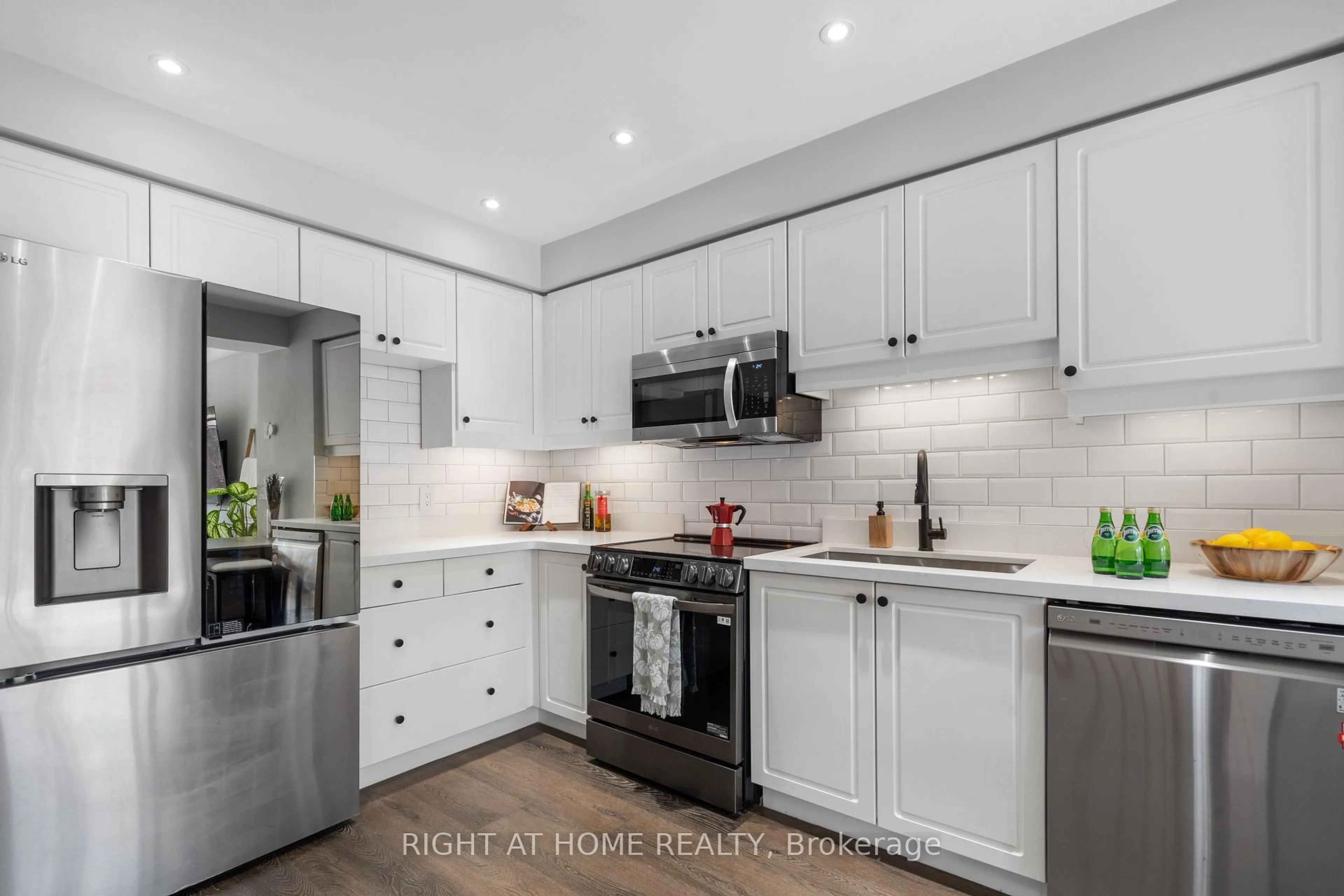 Open concept kitchen, unknown for 2088 Leanne Blvd #41, Mississauga Ontario L5K 2S7