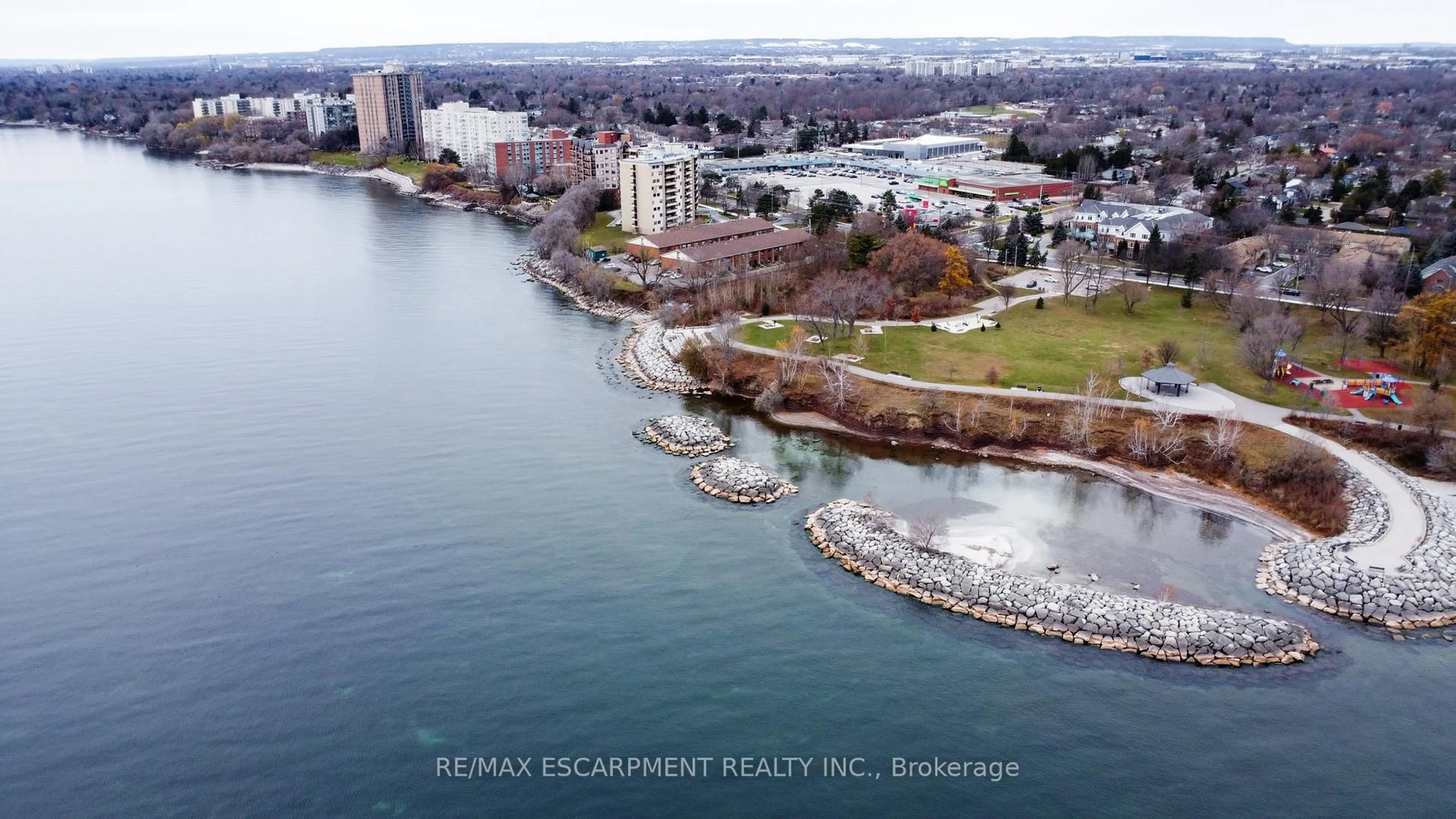 Blurry image for 5255 Lakeshore Rd #3, Burlington Ontario L7L 5X5