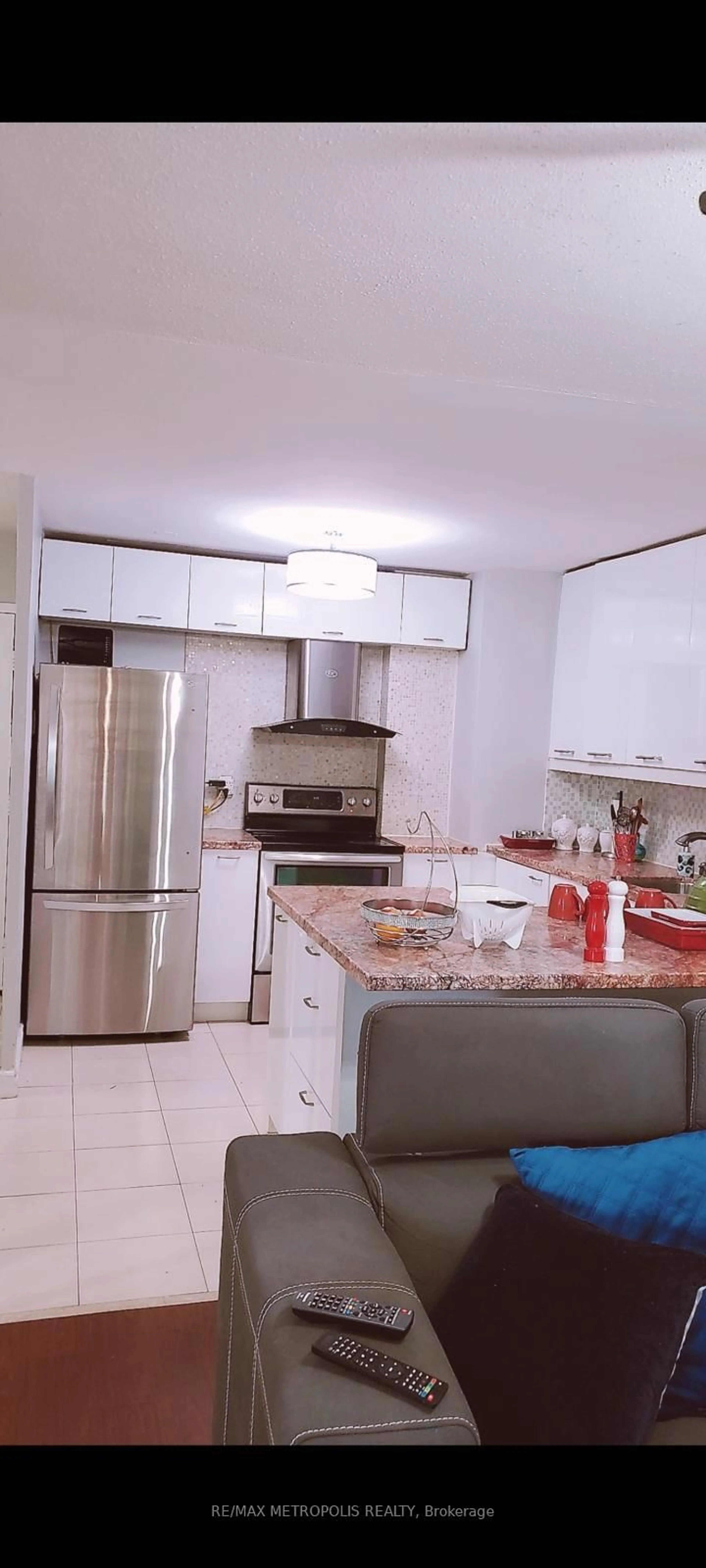 Unknown for 2323 Confederation Pkwy #PH03, Mississauga Ontario L5B 1R6