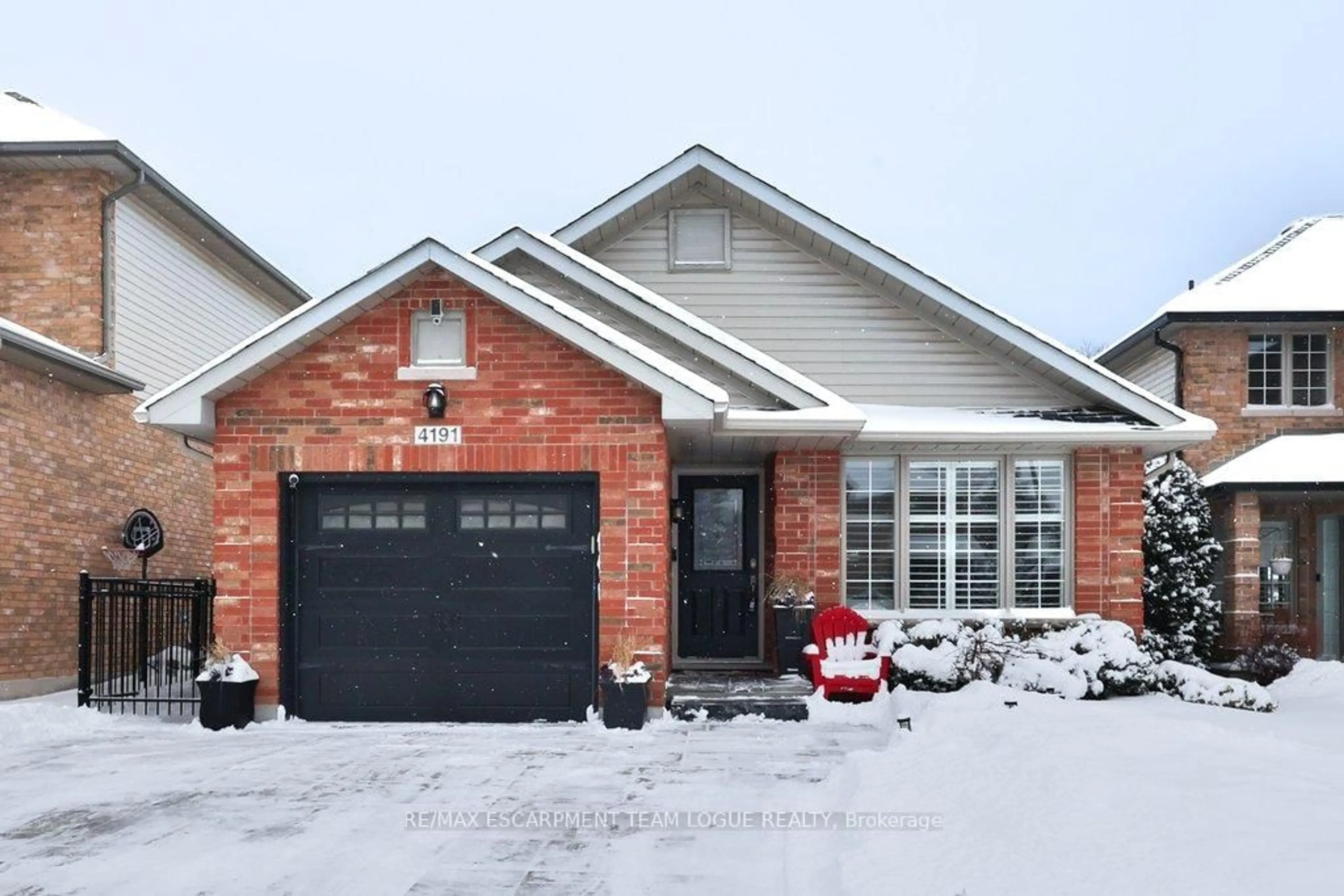Home with brick exterior material, street for 4191 Bianca Forest Dr, Burlington Ontario L7M 4L4