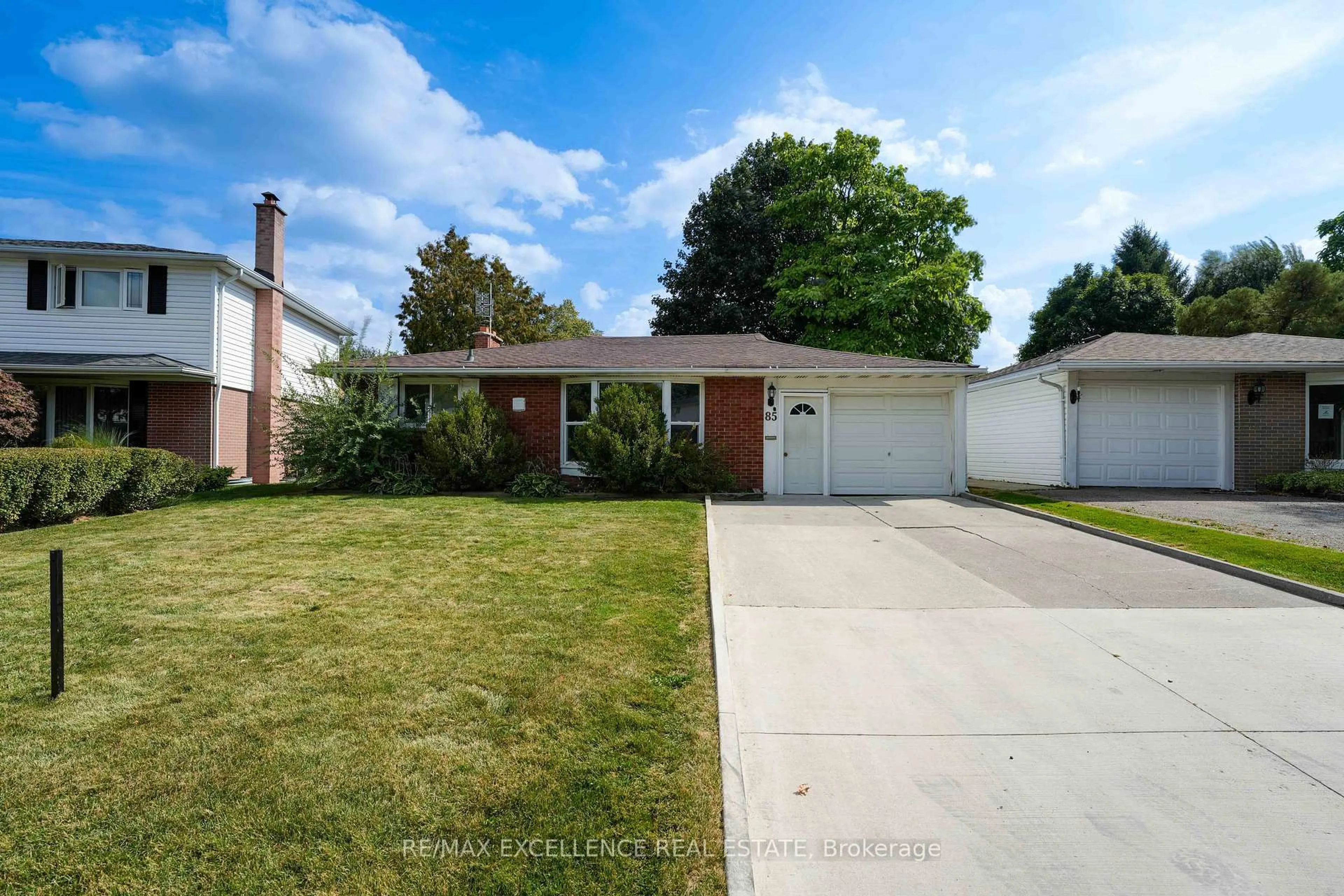 Unknown for 85 Watson Cres, Brampton Ontario L6W 1E5