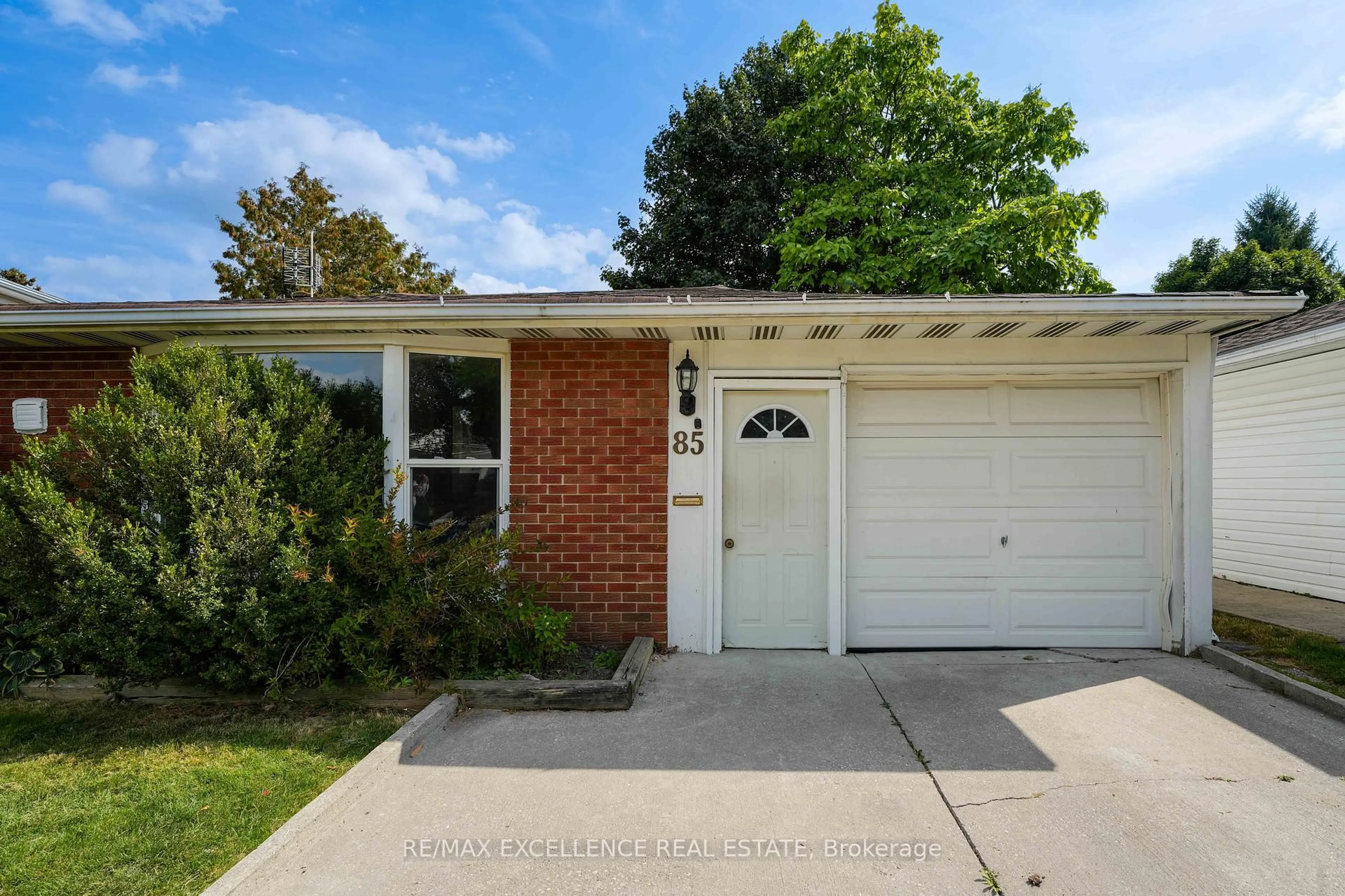Home with brick exterior material, street for 85 Watson Cres, Brampton Ontario L6W 1E5