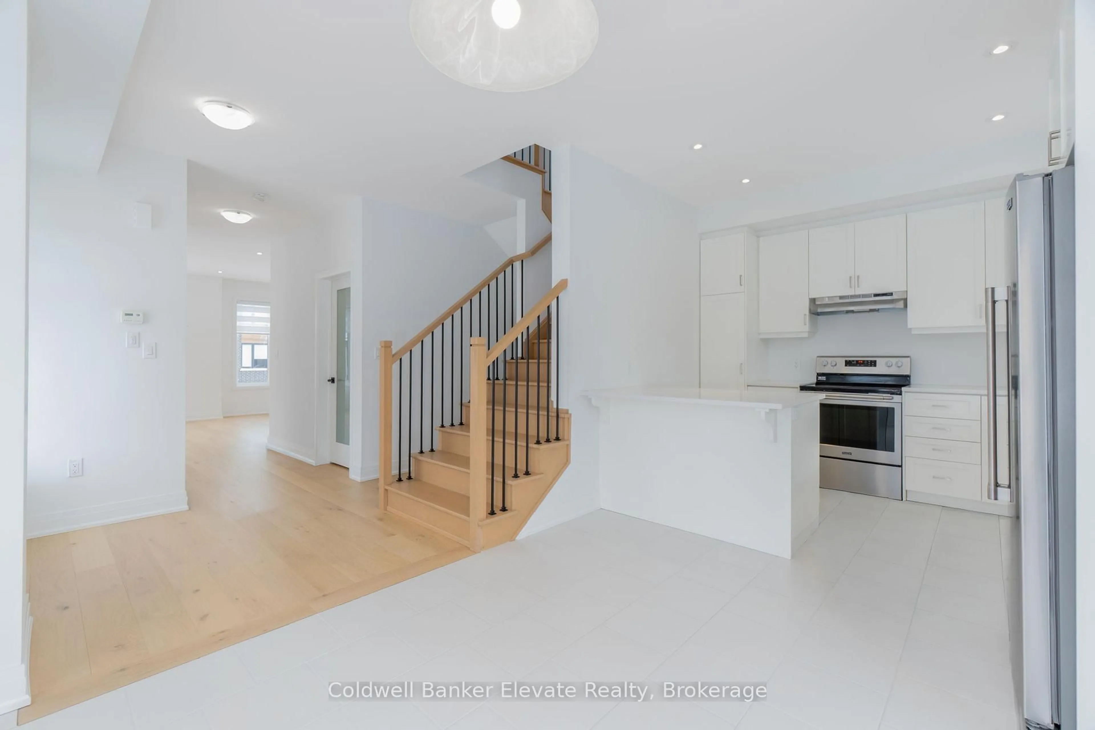 Open concept kitchen, unknown for 72 Windtree Way, Halton Hills Ontario L7G 0P6