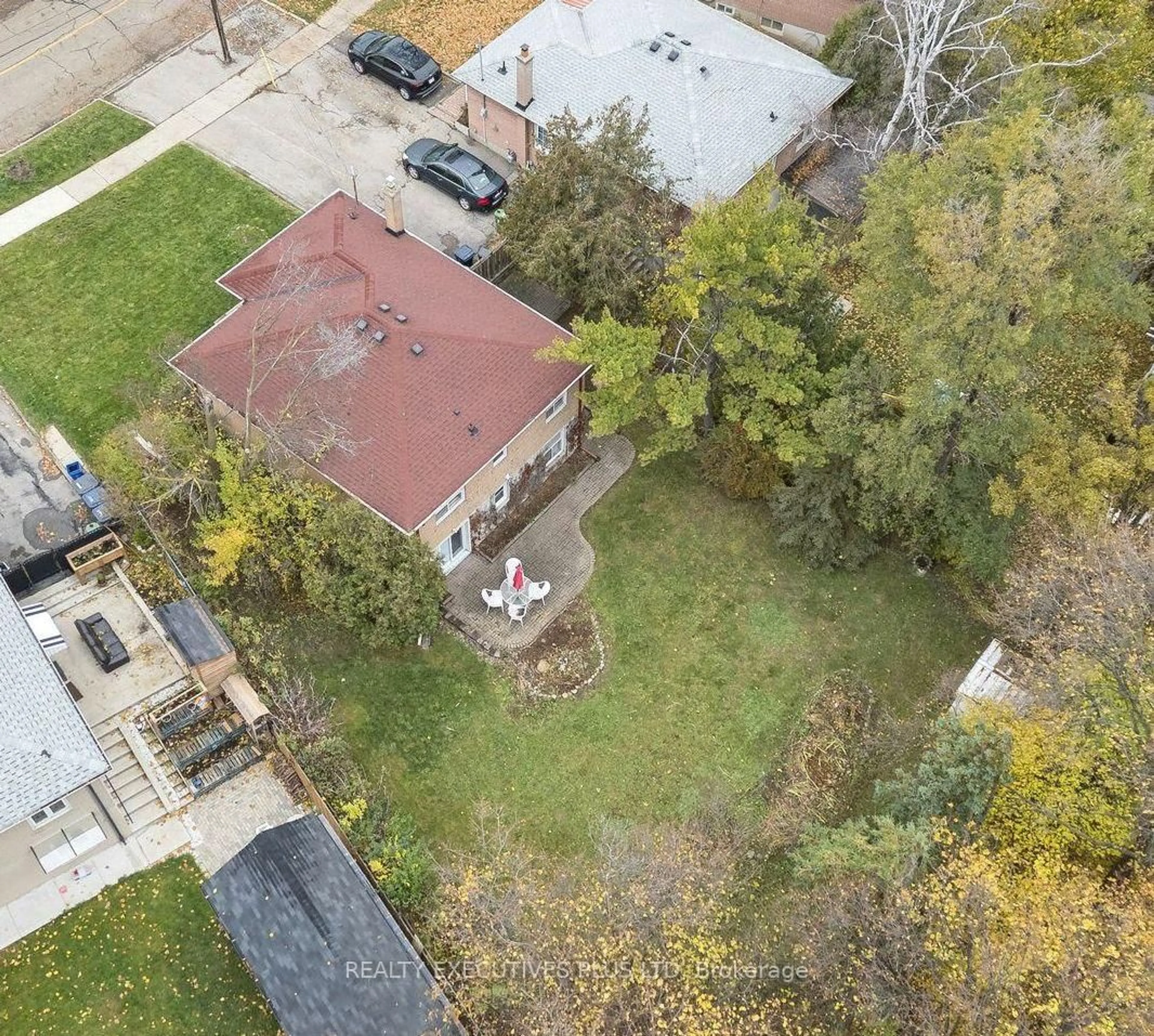 A pic from outside/outdoor area/front of a property/back of a property/a pic from drone, street for 123 Jeffcoat Dr, Toronto Ontario M9W 3B9