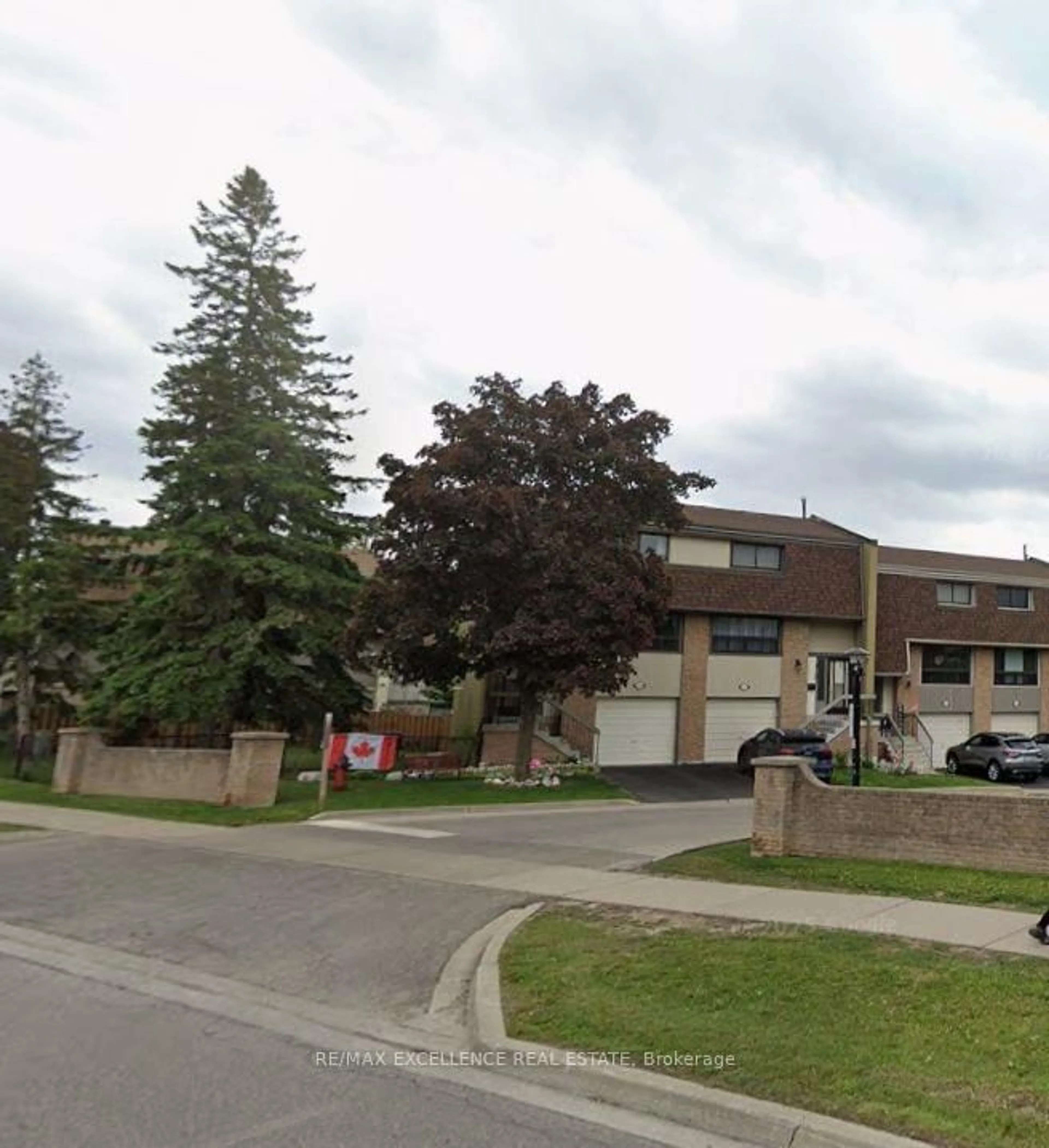 Blurry image for 148 Ashton Cres, Brampton Ontario L6S 3J9