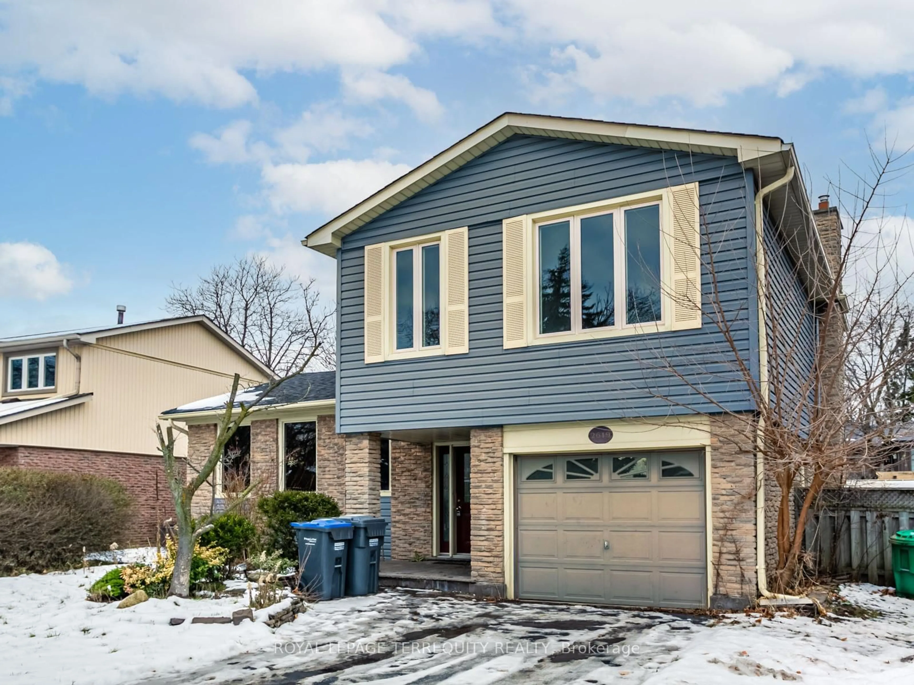 Home with brick exterior material, street for 2619 Spruce Needle Dr, Mississauga Ontario L5L 1M8