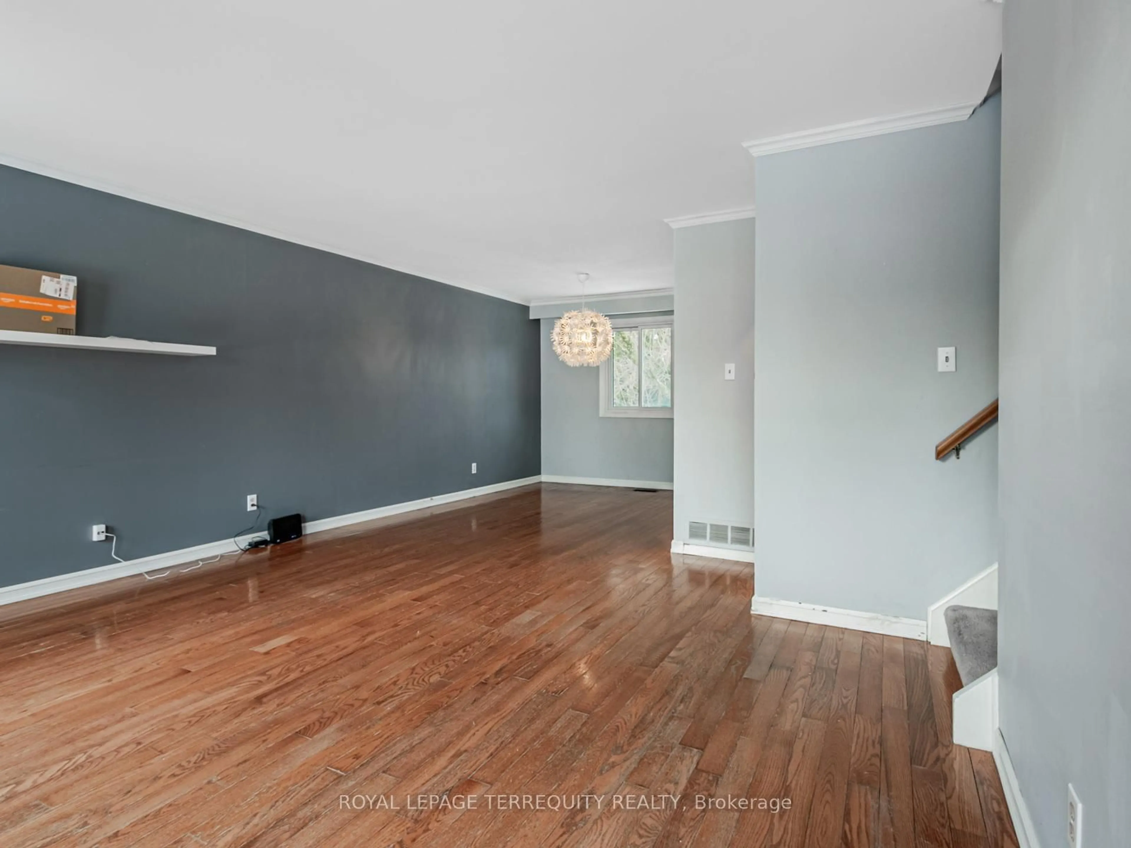 A pic of a room for 2619 Spruce Needle Dr, Mississauga Ontario L5L 1M8