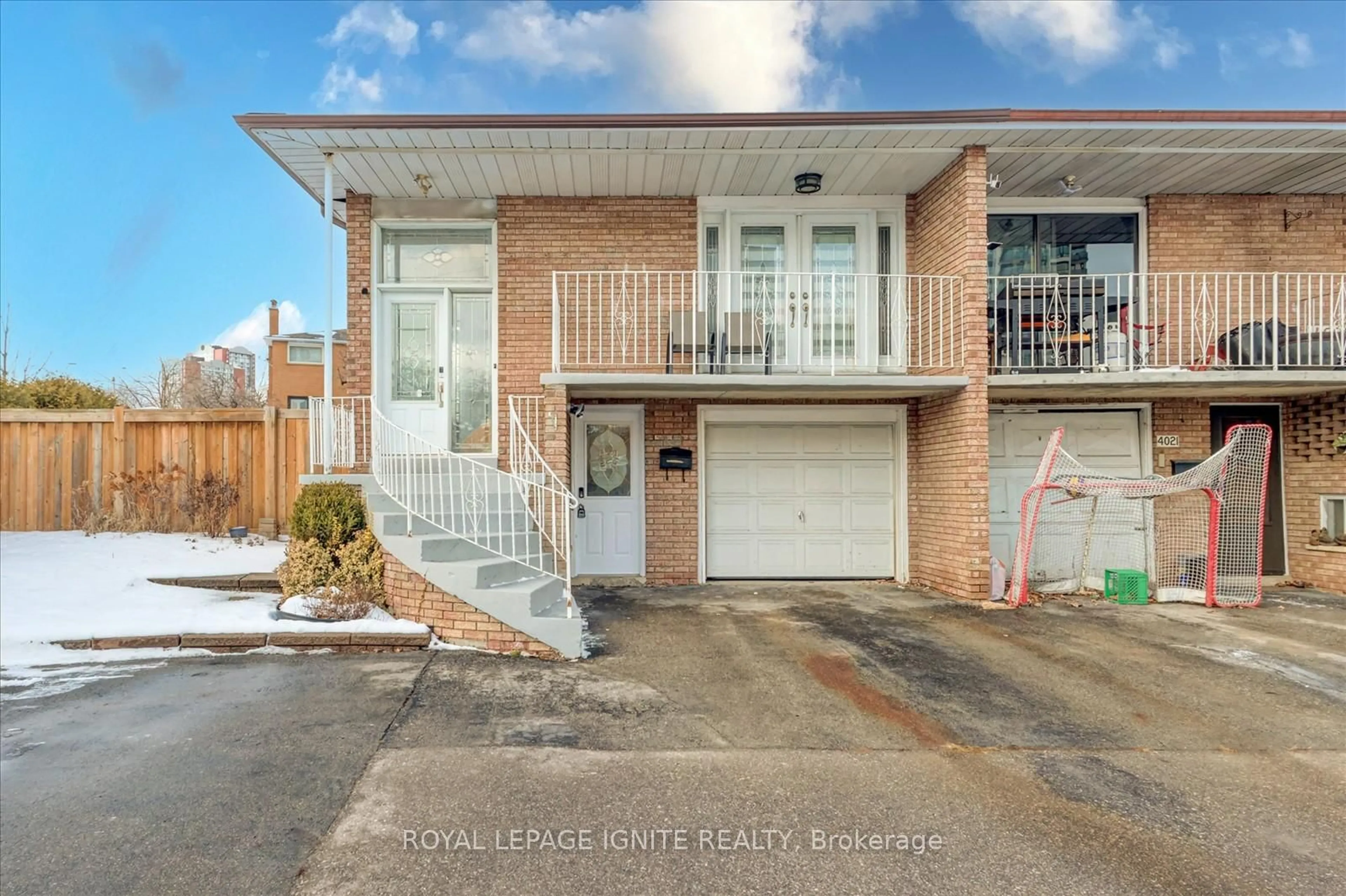 Home with brick exterior material, street for 4023 Bishopstoke Lane, Mississauga Ontario L4Z 1H9