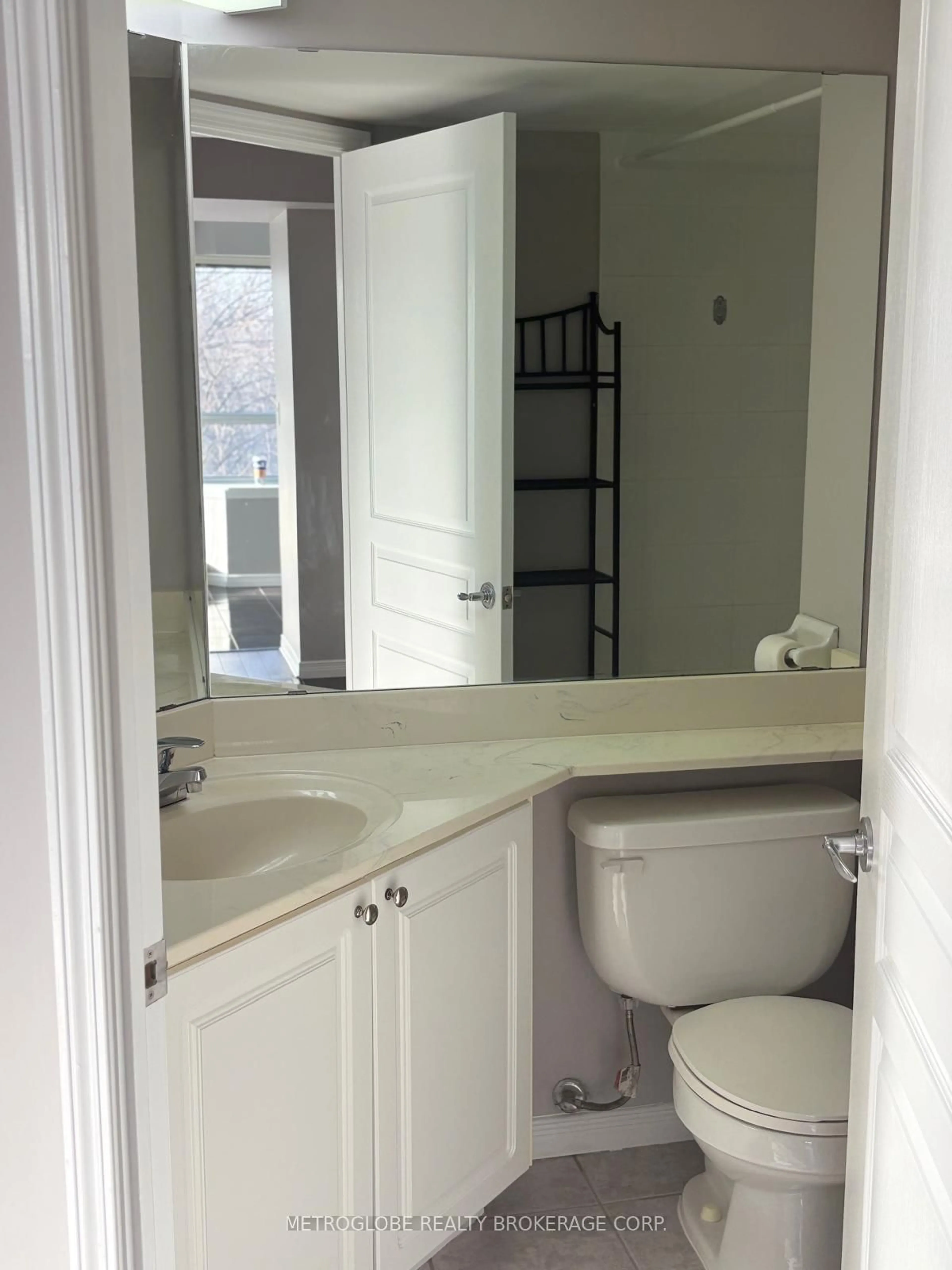 Standard bathroom, ceramic/tile floor for 300 Ray Lawson Blvd #205, Brampton Ontario L6Y 5H5