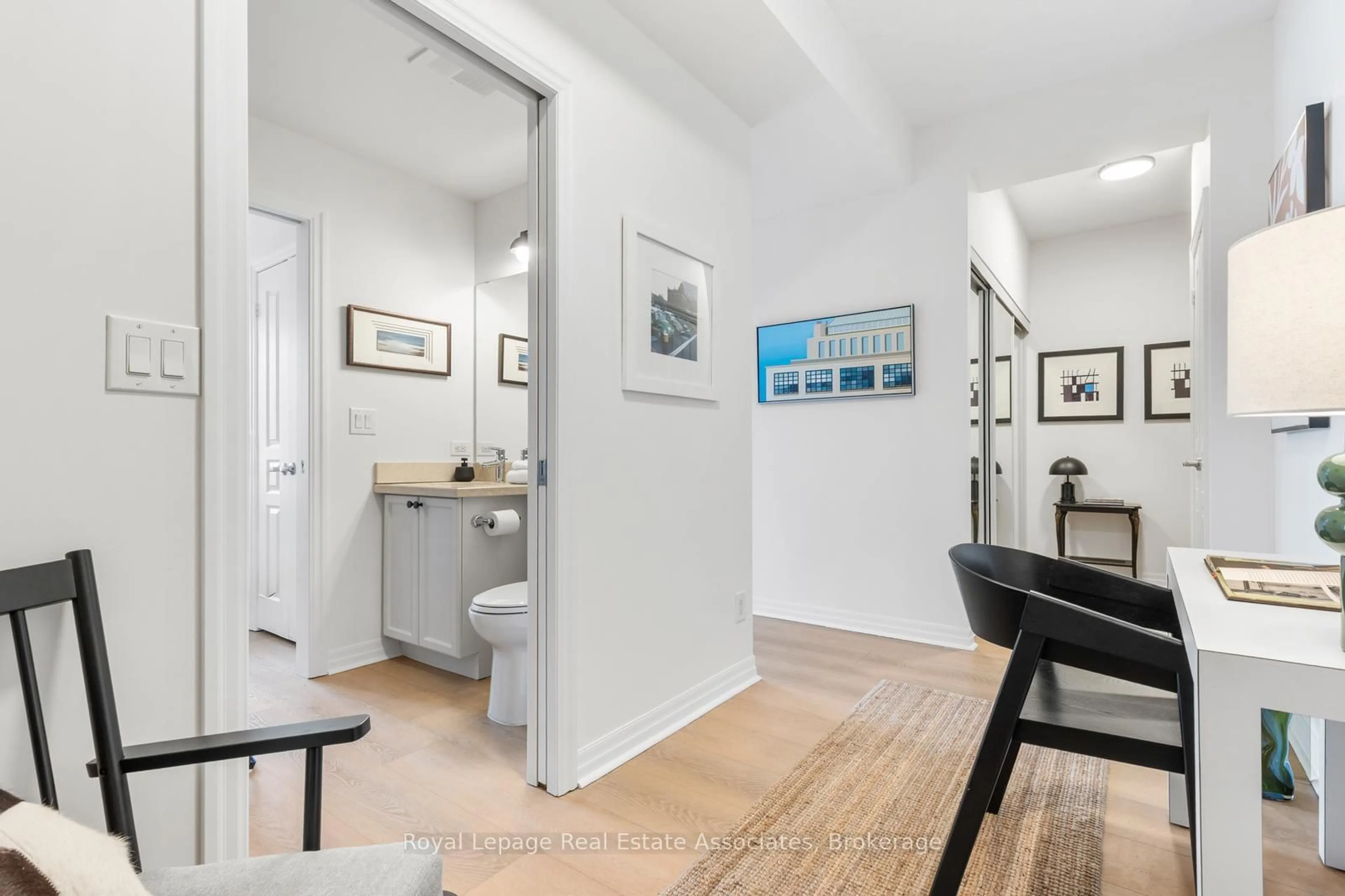 Indoor entryway for 225 Webb Dr #3101, Mississauga Ontario L5B 4P2